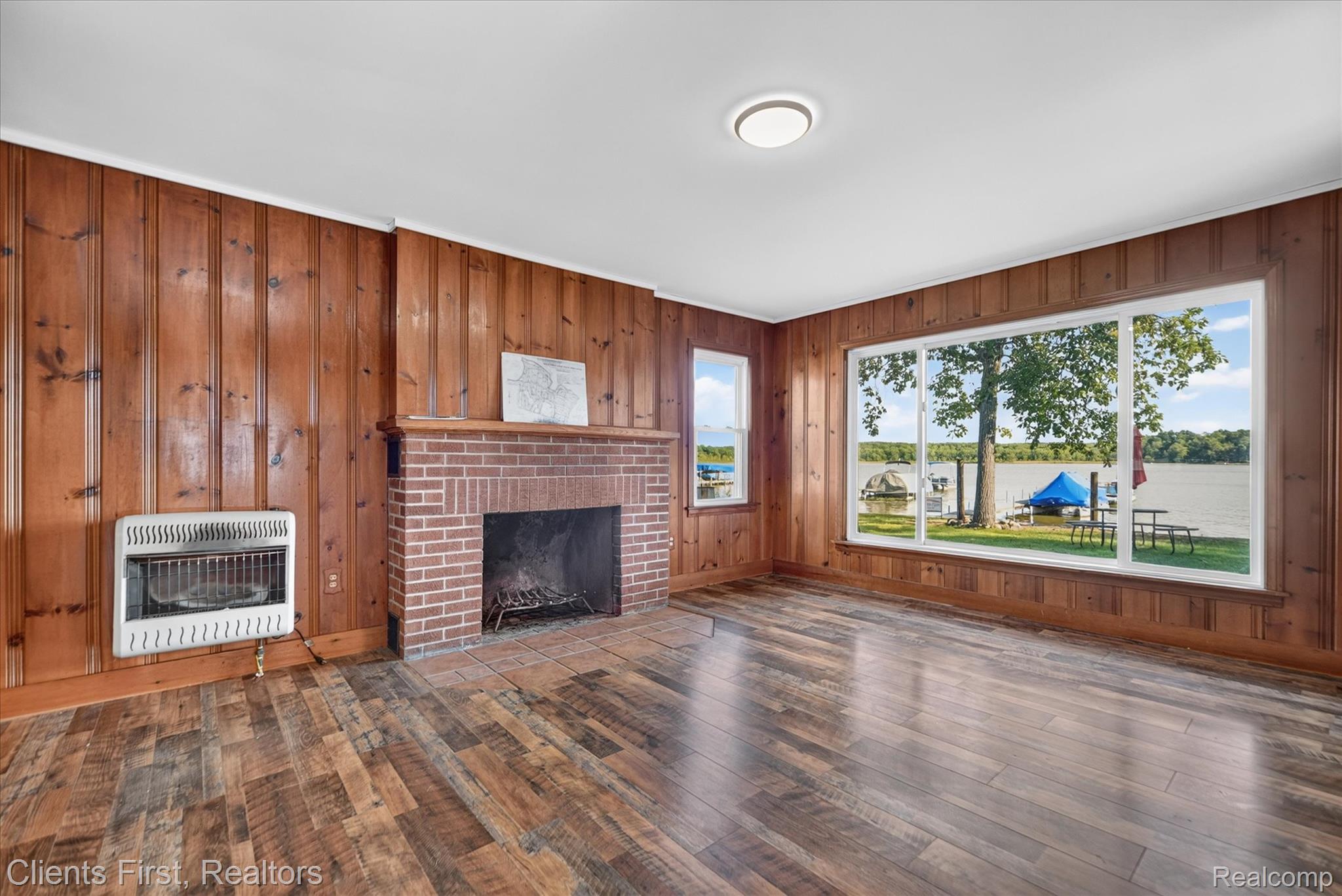 14344 Edgewater Drive Property Photo 10