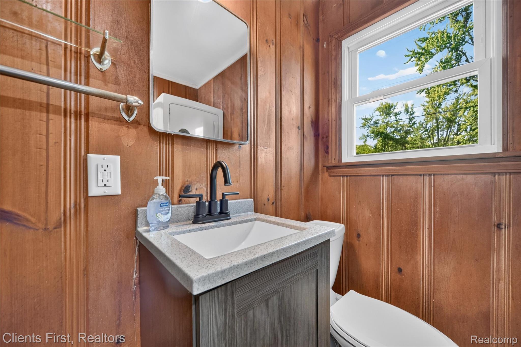 14344 Edgewater Drive Property Photo 21
