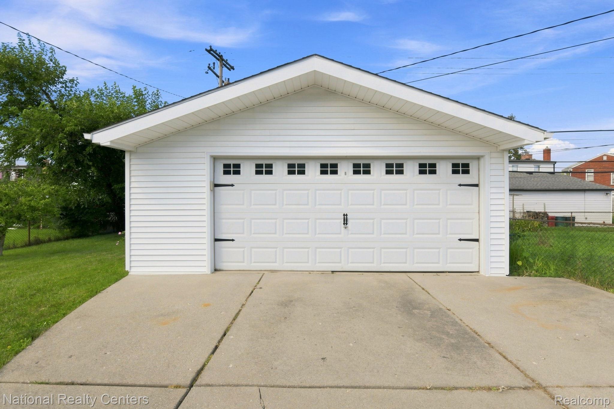 18335 E 13 Mile Road Property Photo 18