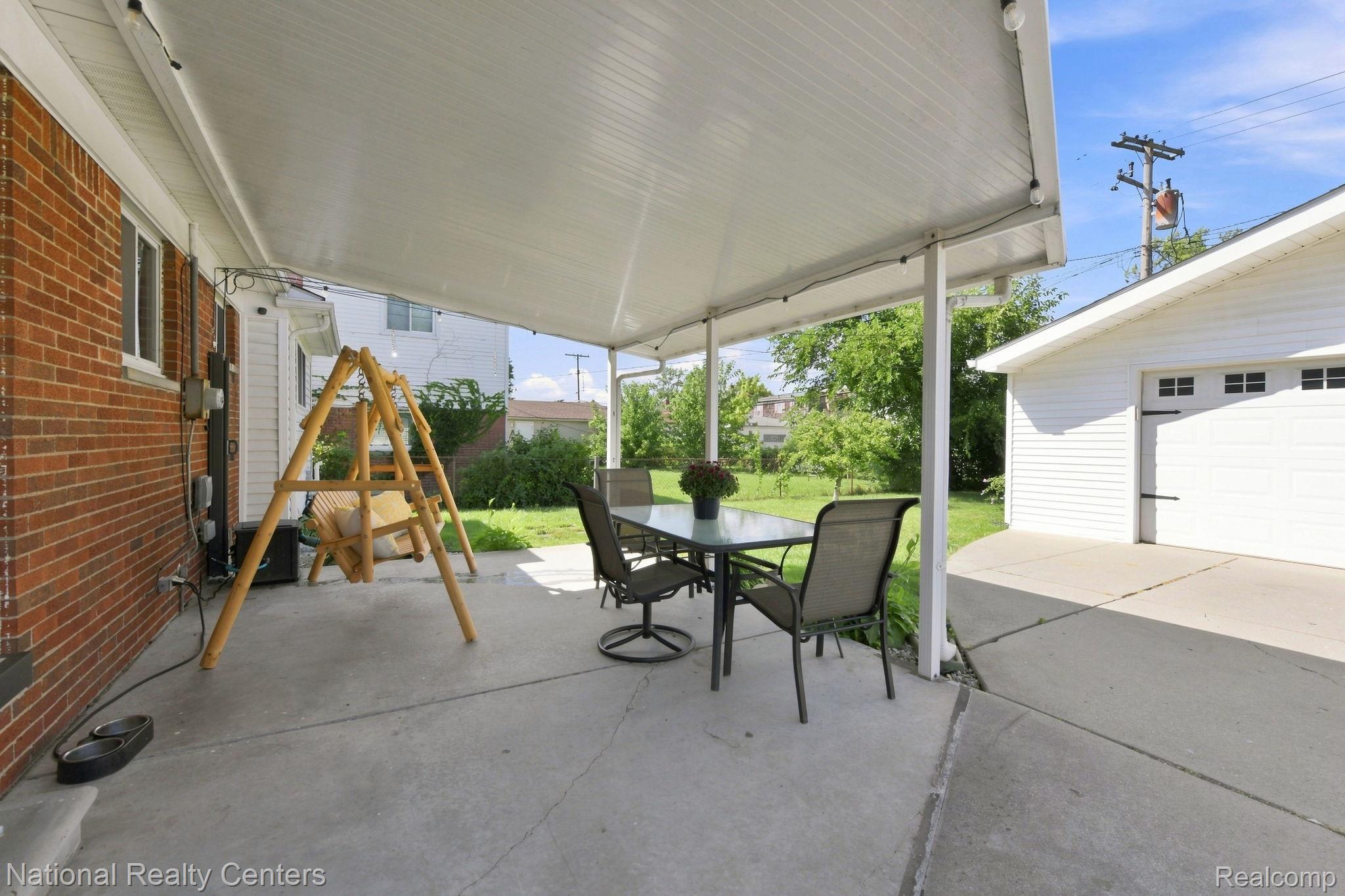 18335 E 13 Mile Road Property Photo 22