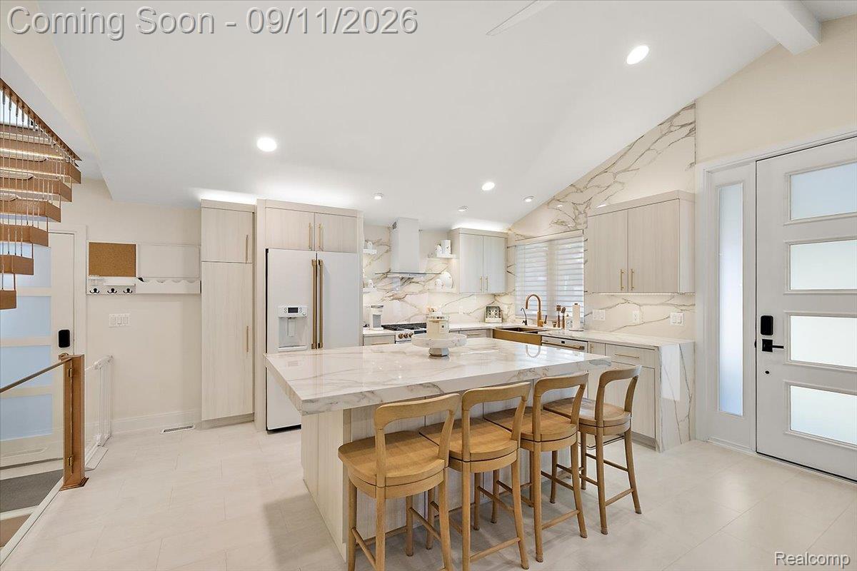 523 Renshaw Street Property Photo 8