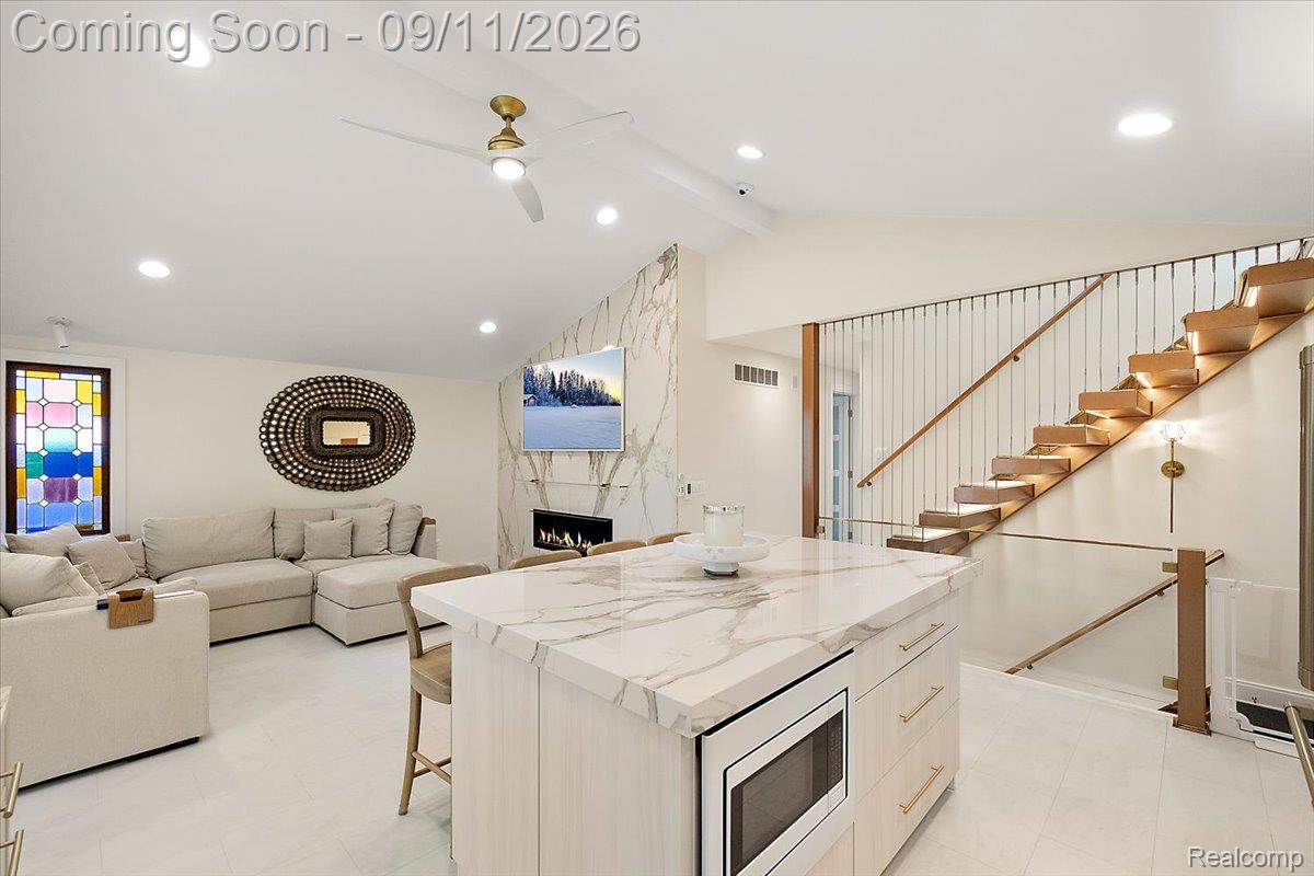523 Renshaw Street Property Photo 11