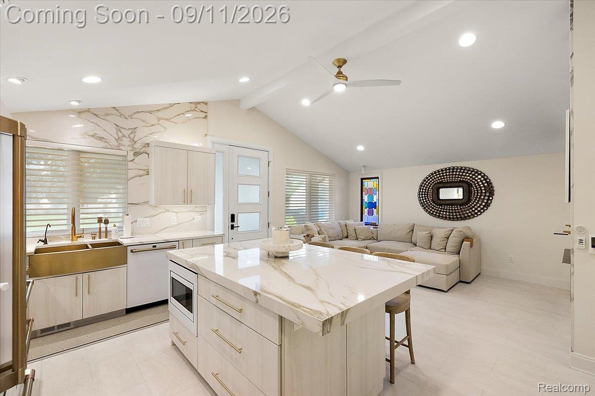 523 Renshaw Street Property Photo 12