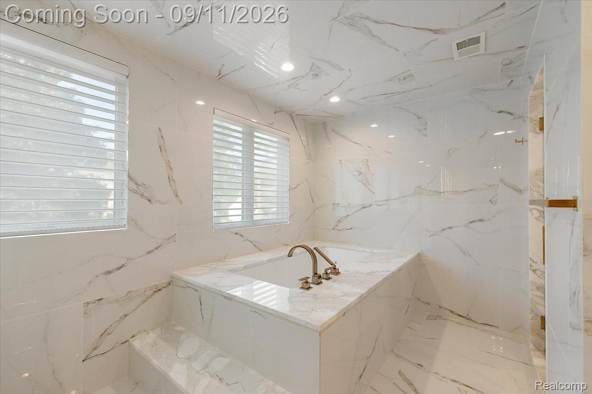 523 Renshaw Street Property Photo 22