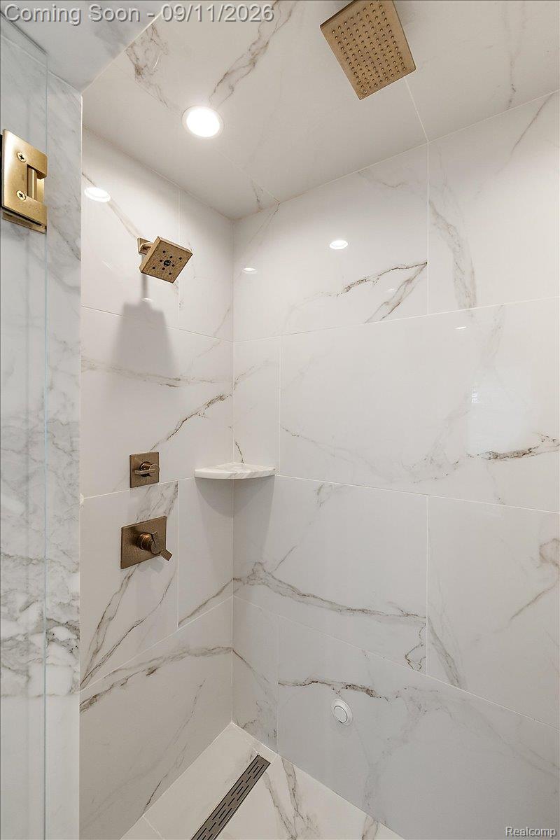 523 Renshaw Street Property Photo 24