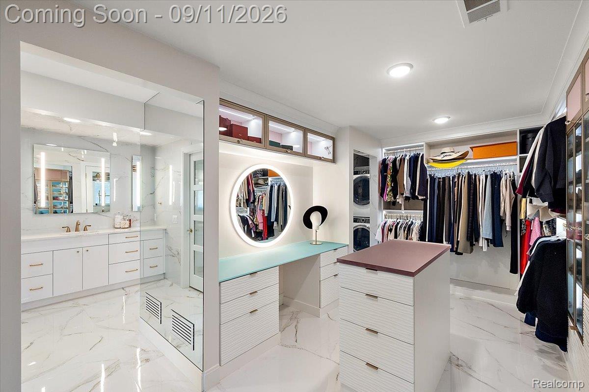 523 Renshaw Street Property Photo 27