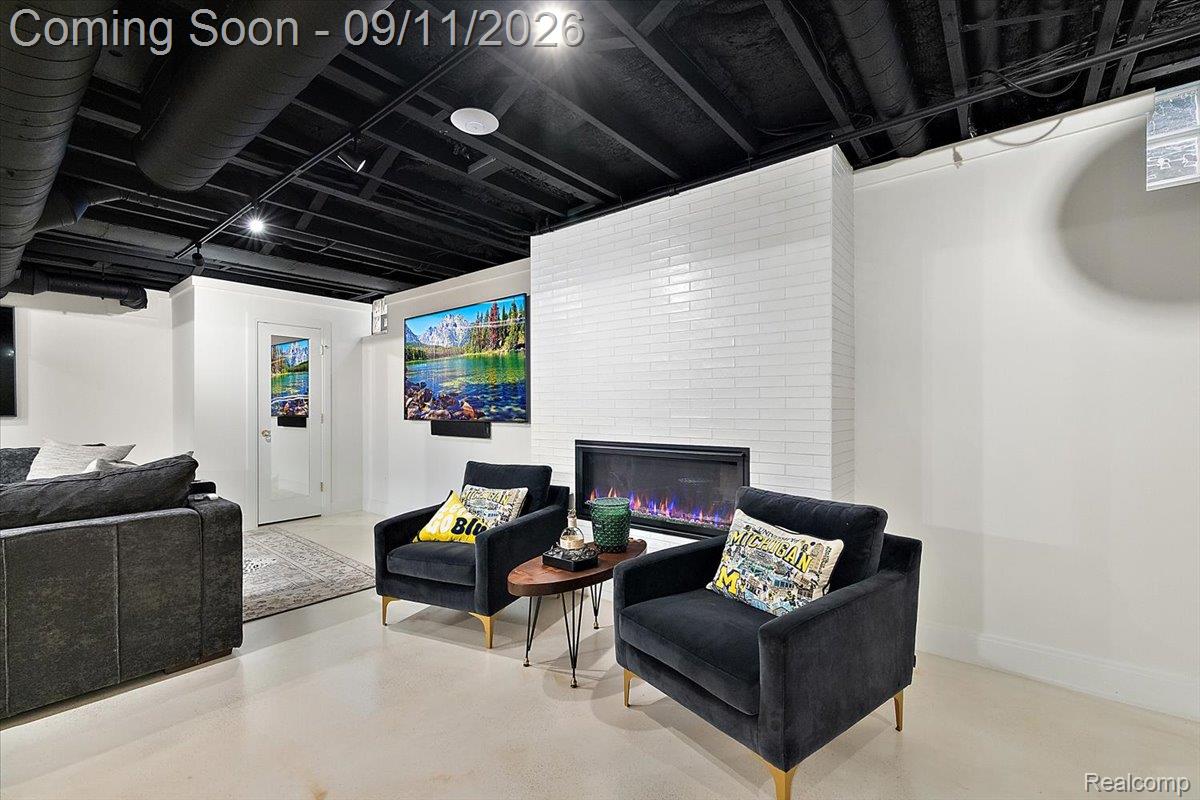 523 Renshaw Street Property Photo 43