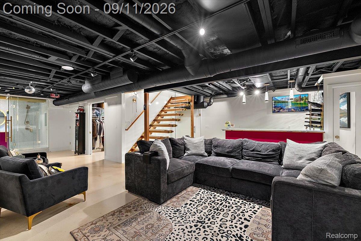 523 Renshaw Street Property Photo 49