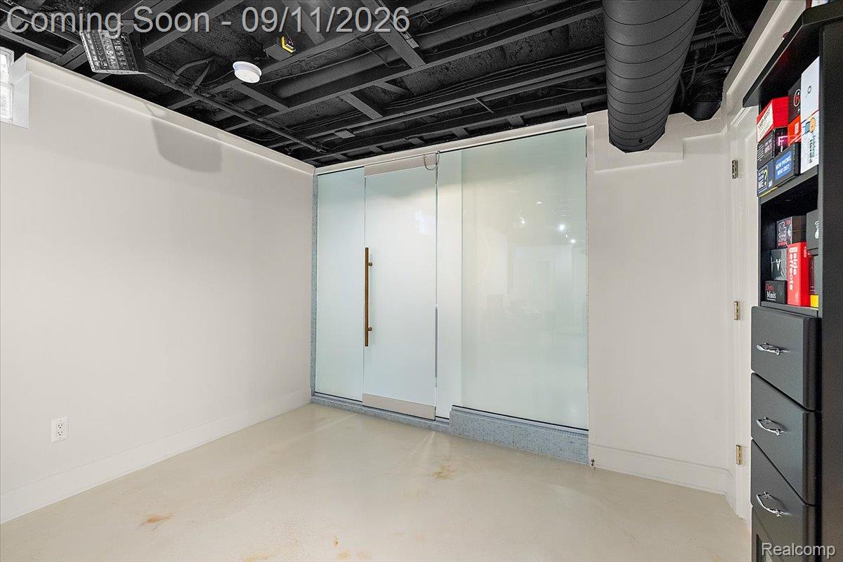 523 Renshaw Street Property Photo 54