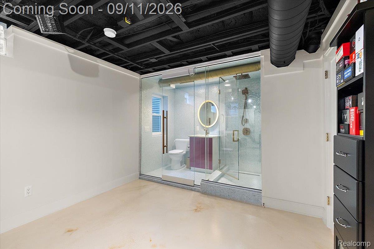 523 Renshaw Street Property Photo 55