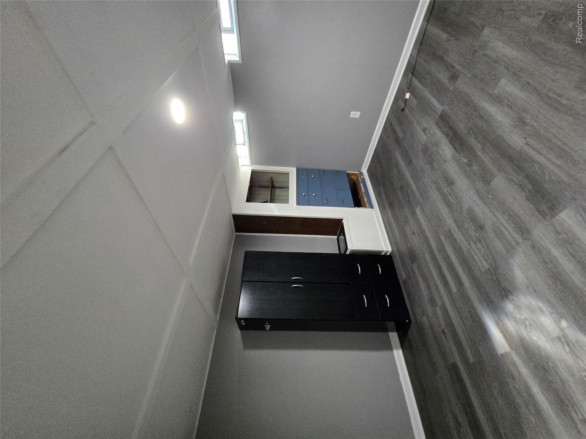 8465 Helen Property Photo 8