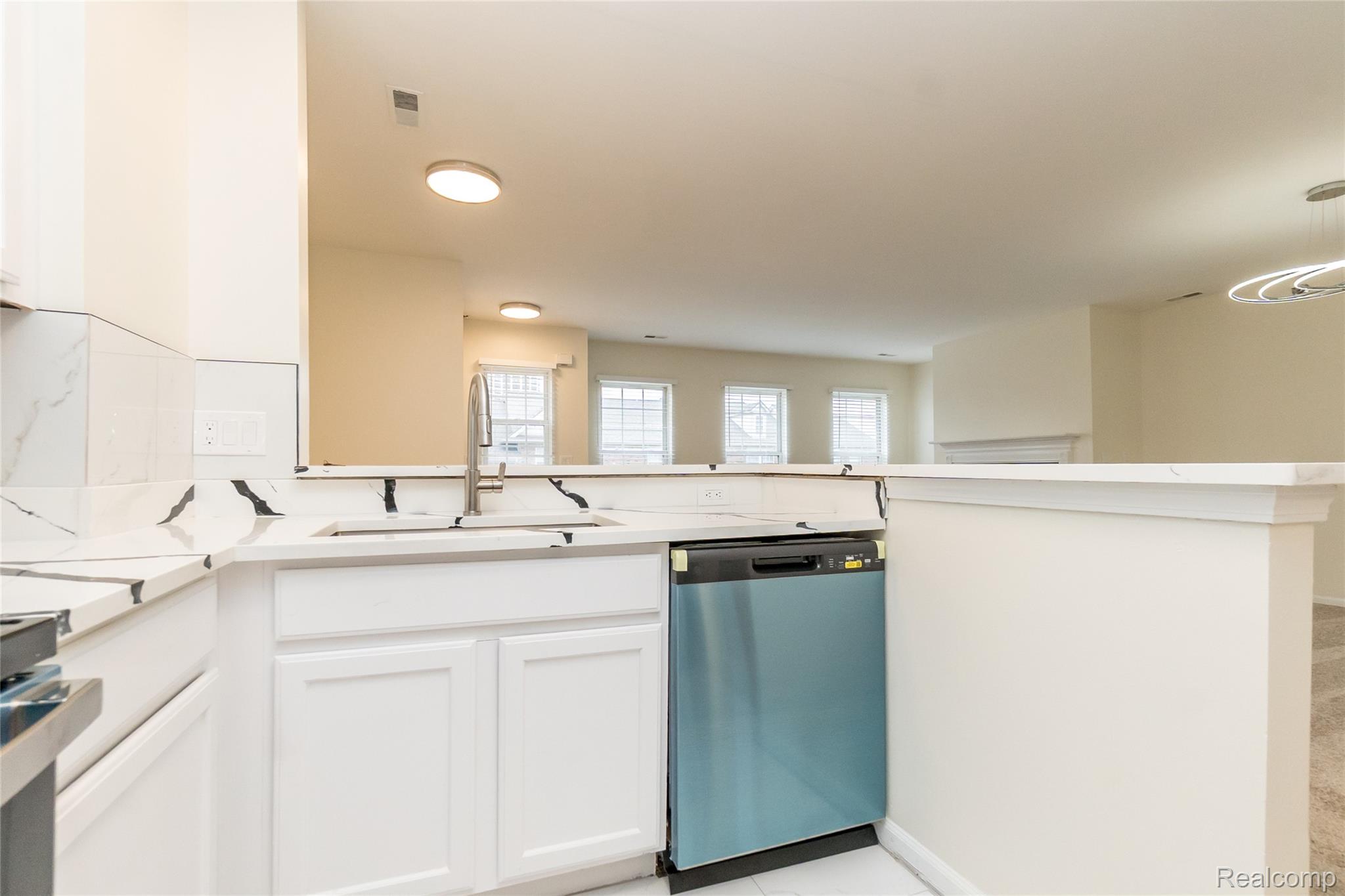 25540 Saint James Property Photo 7