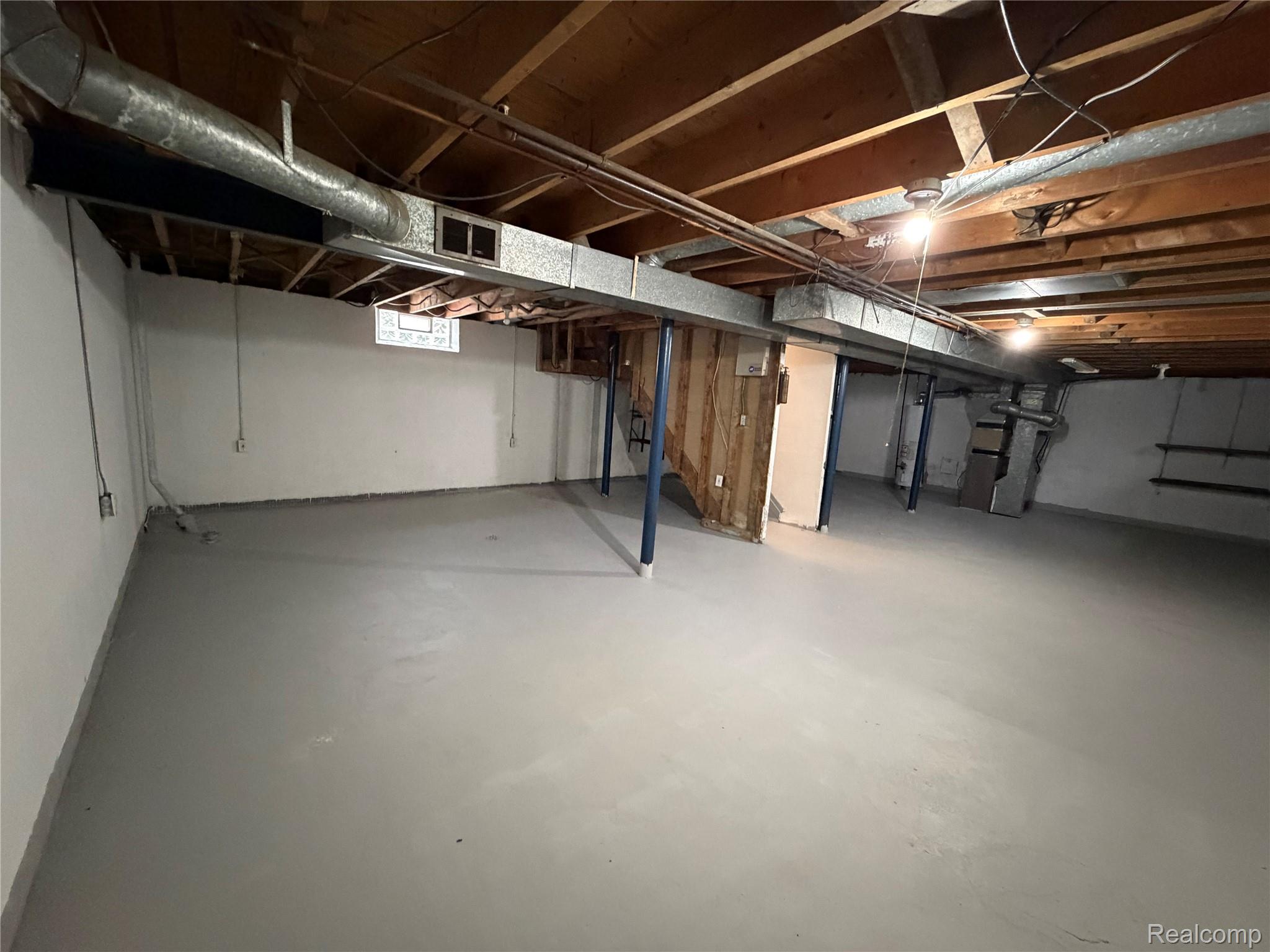 8702 Chalmers Avenue Property Photo 11