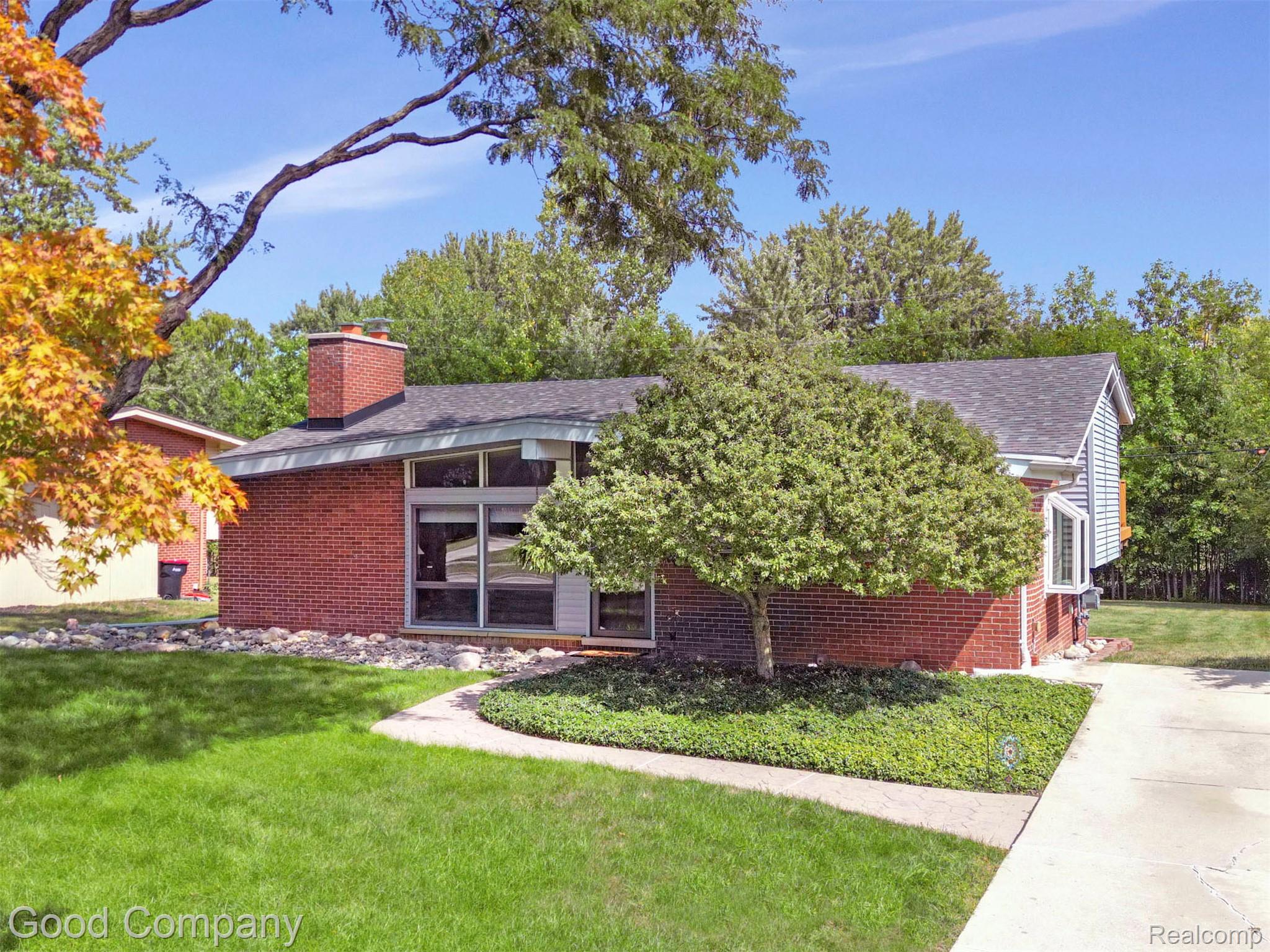 29634 Westbrook Parkway Property Photo 1
