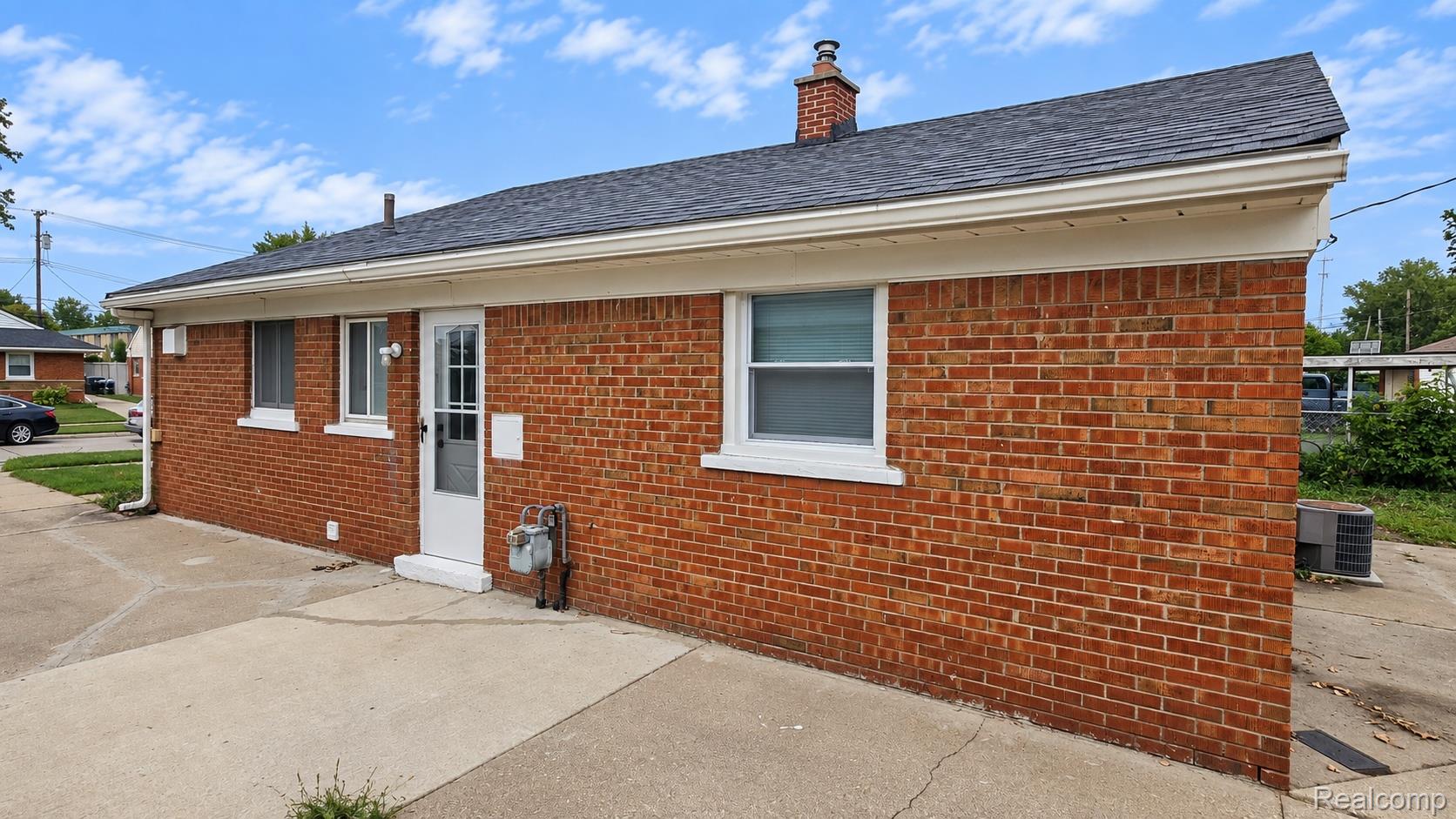 9325 Westpoint Street Property Photo 4