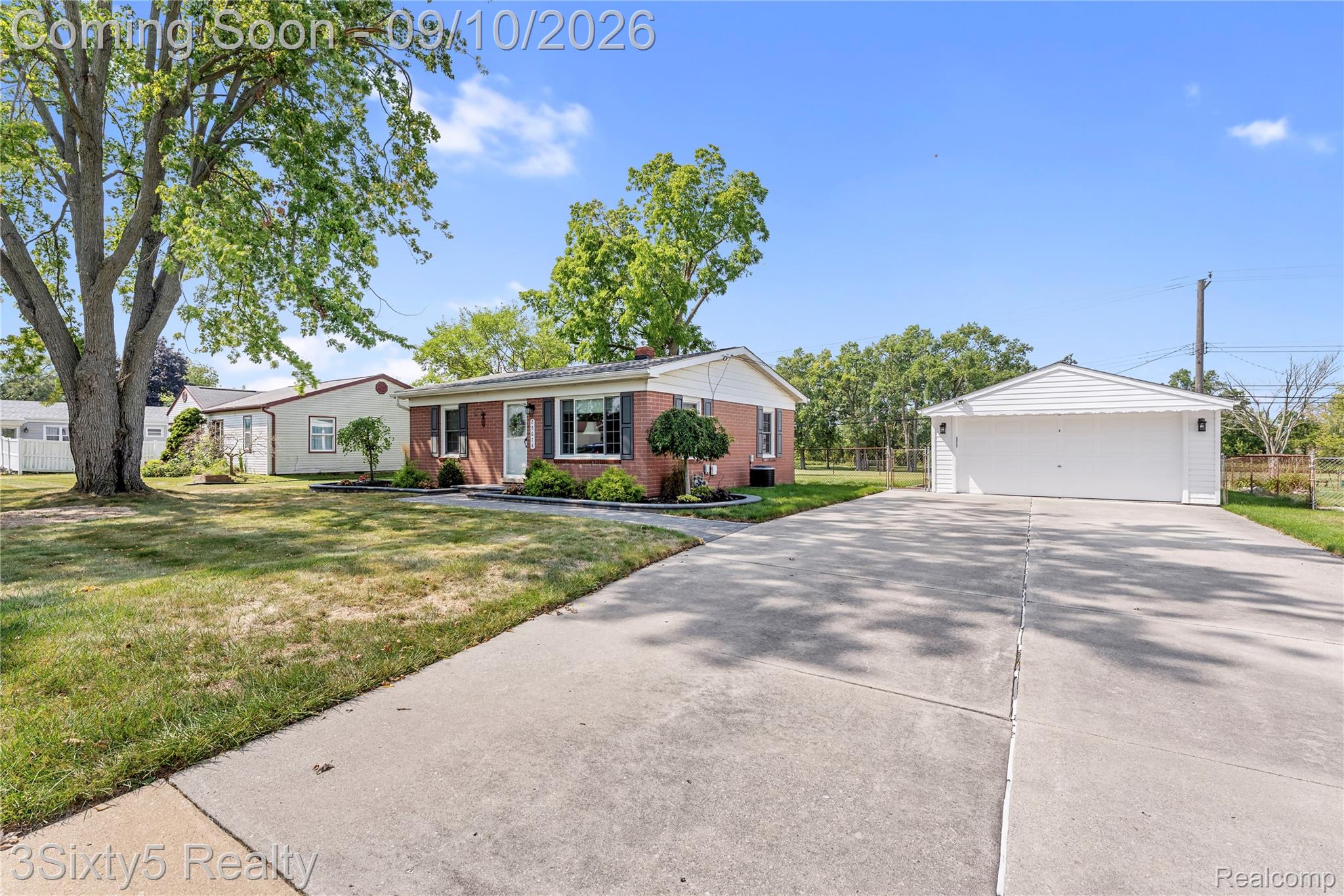 25674 Maywood Street Property Photo 3