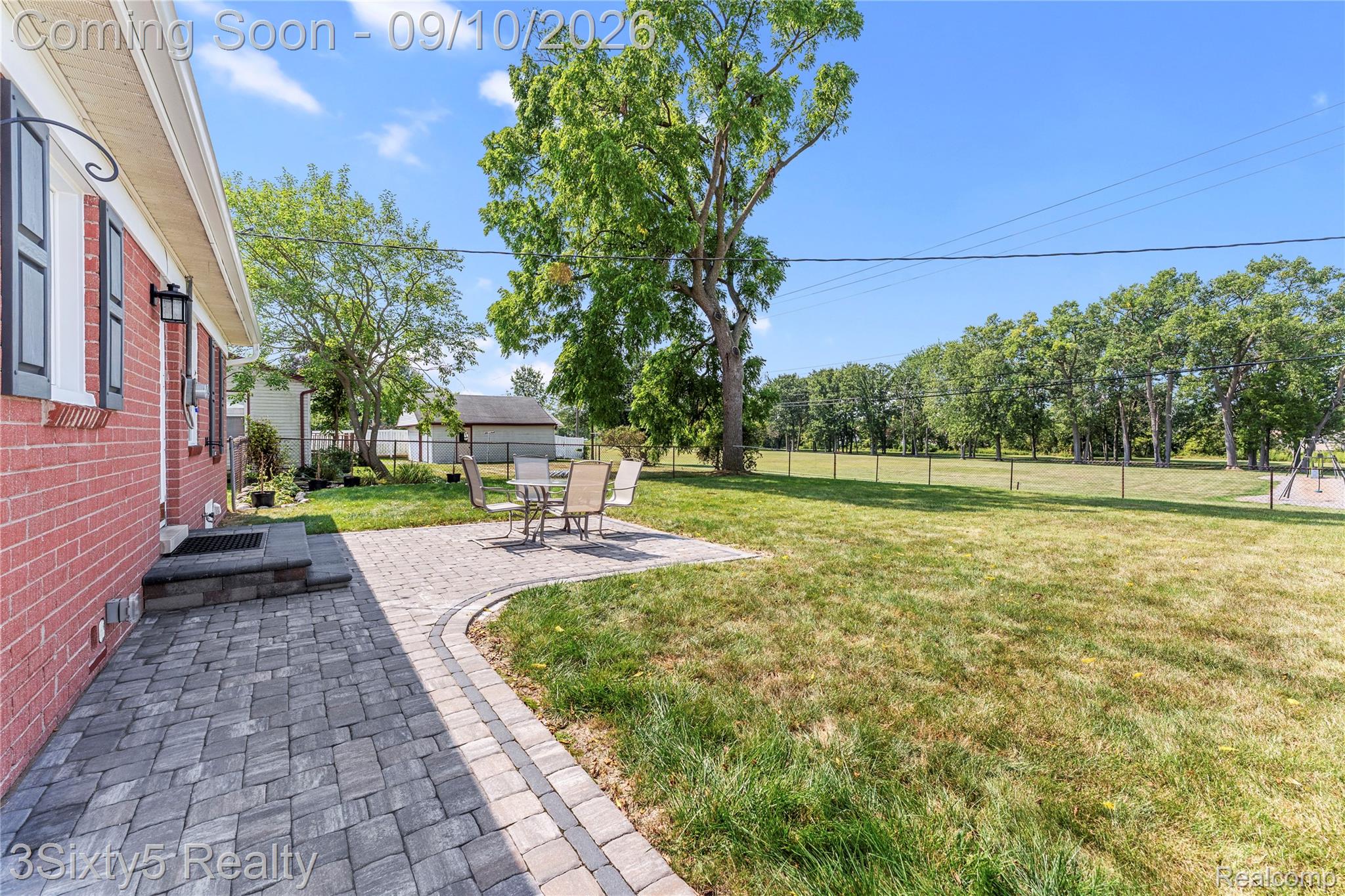 25674 Maywood Street Property Photo 16