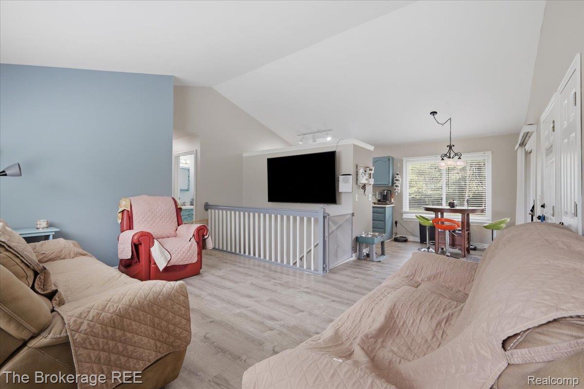 11282 Silver Lake Road Property Photo 2