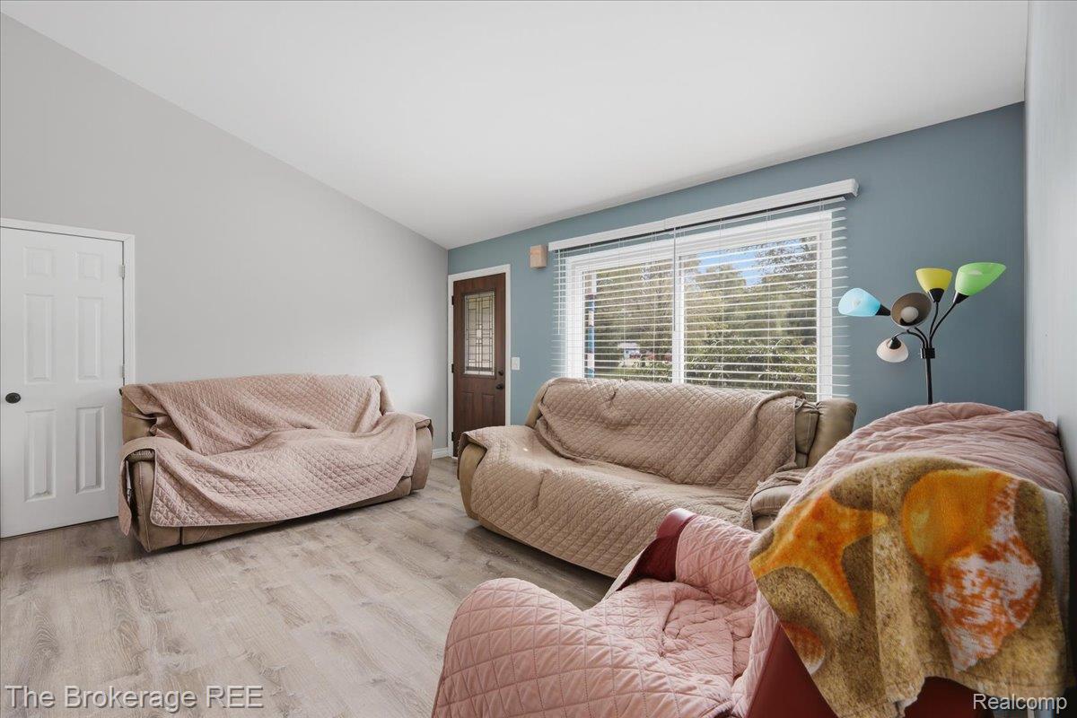 11282 Silver Lake Road Property Photo 5