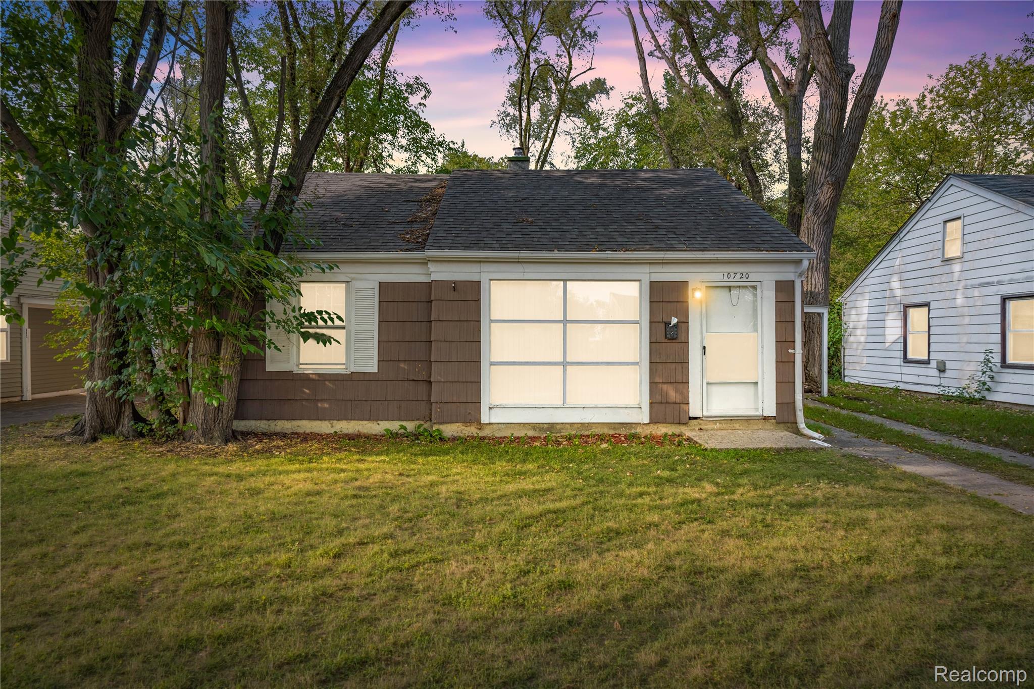 10720 Albany Street Property Photo 1