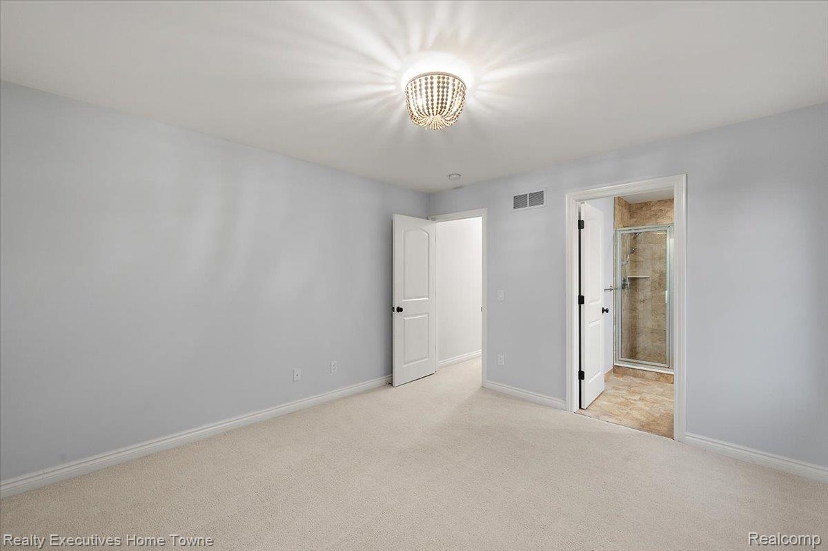 2919 Addison Circle Property Photo 33