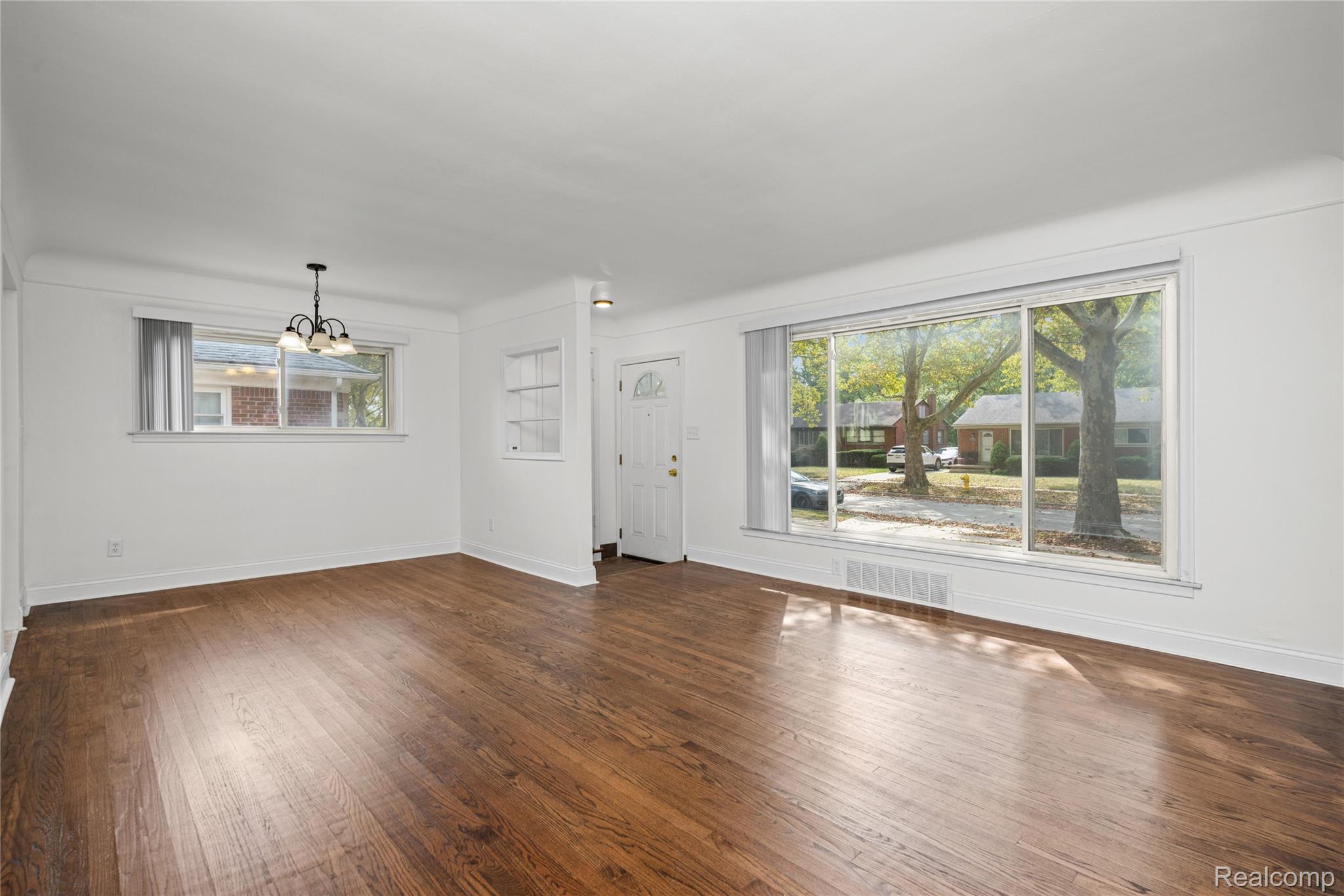 24200 Westhampton Street Property Photo 7