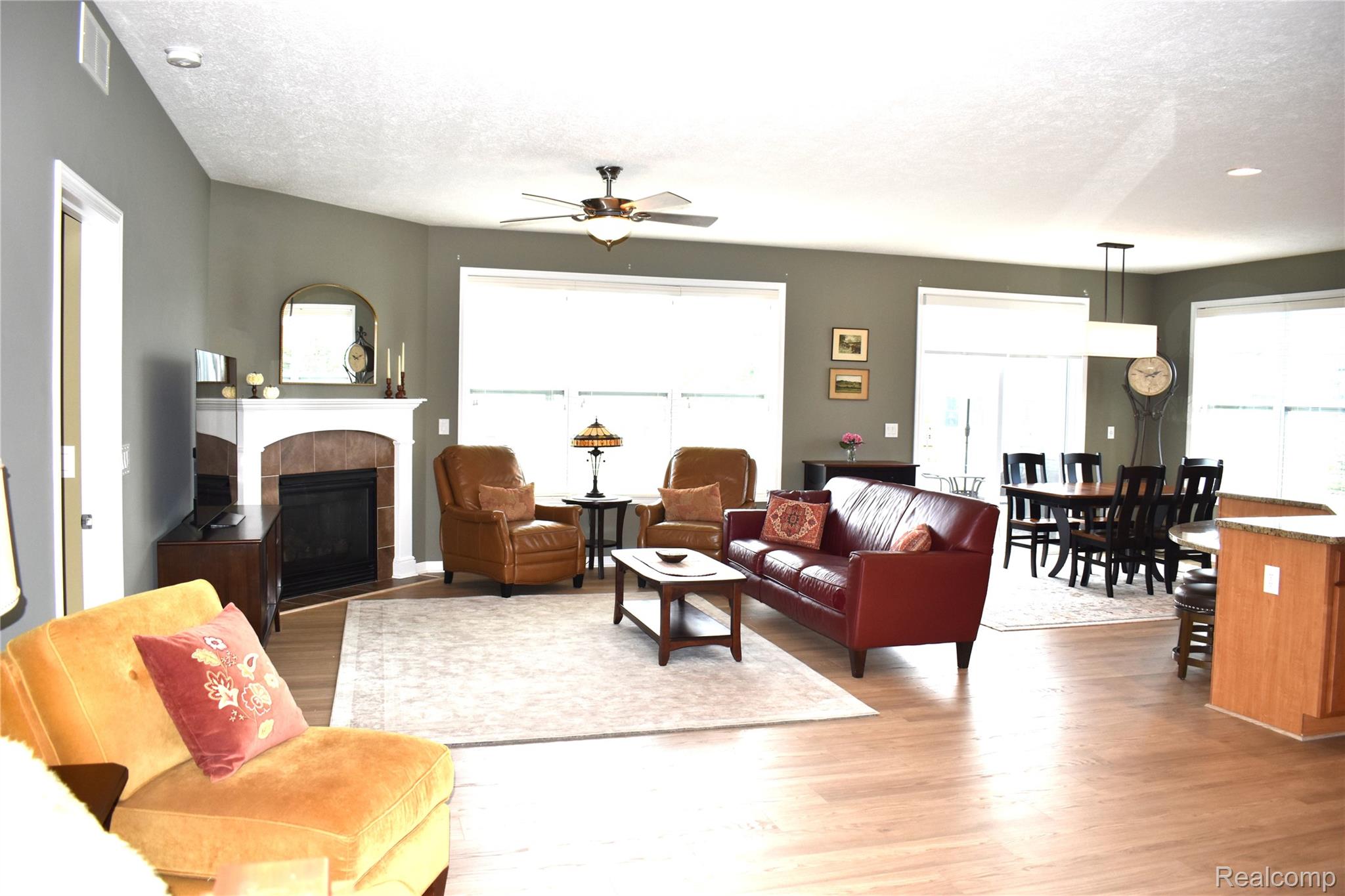 1281 Cambridge Circle Property Photo 16
