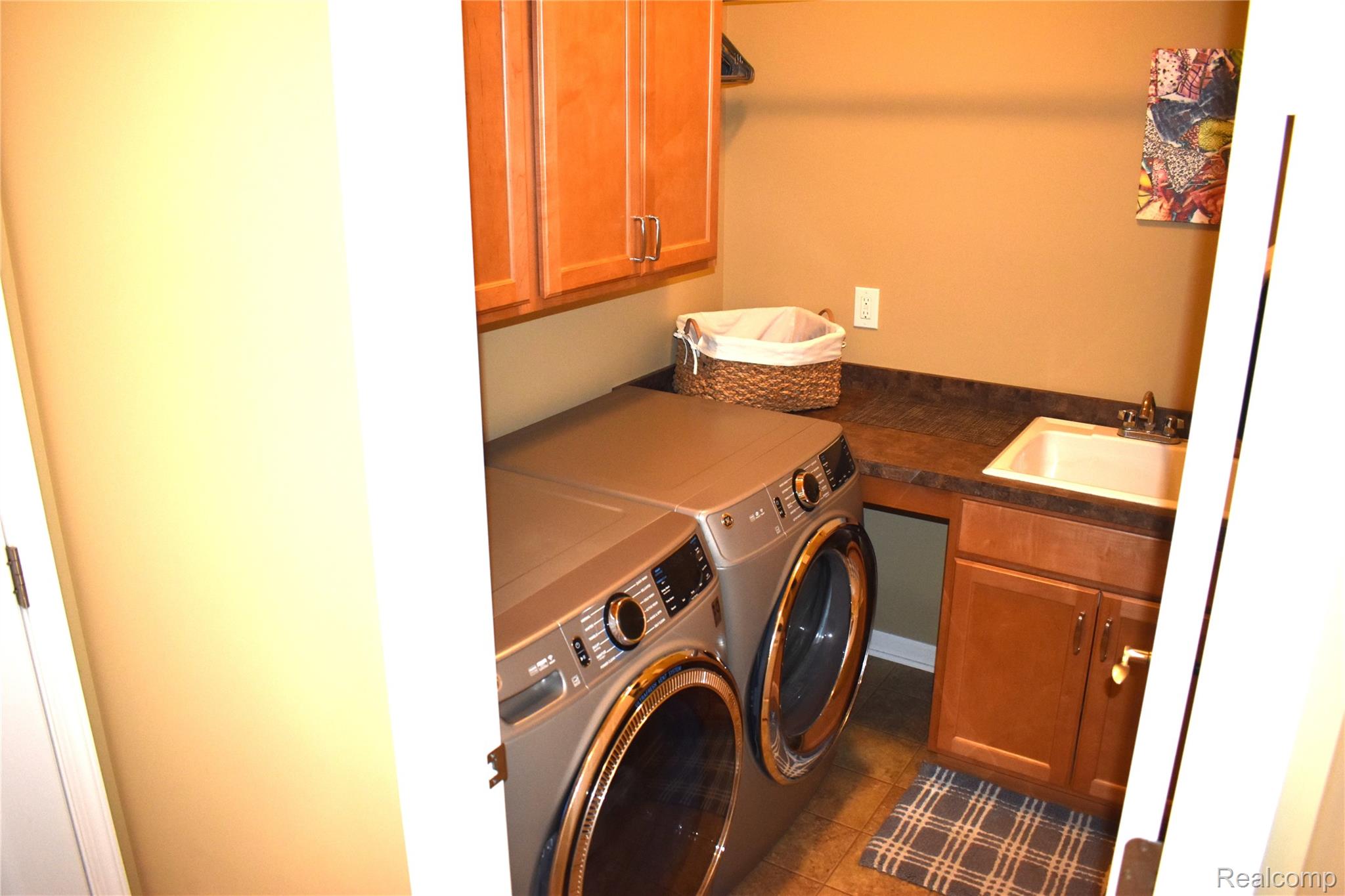 1281 Cambridge Circle Property Photo 27