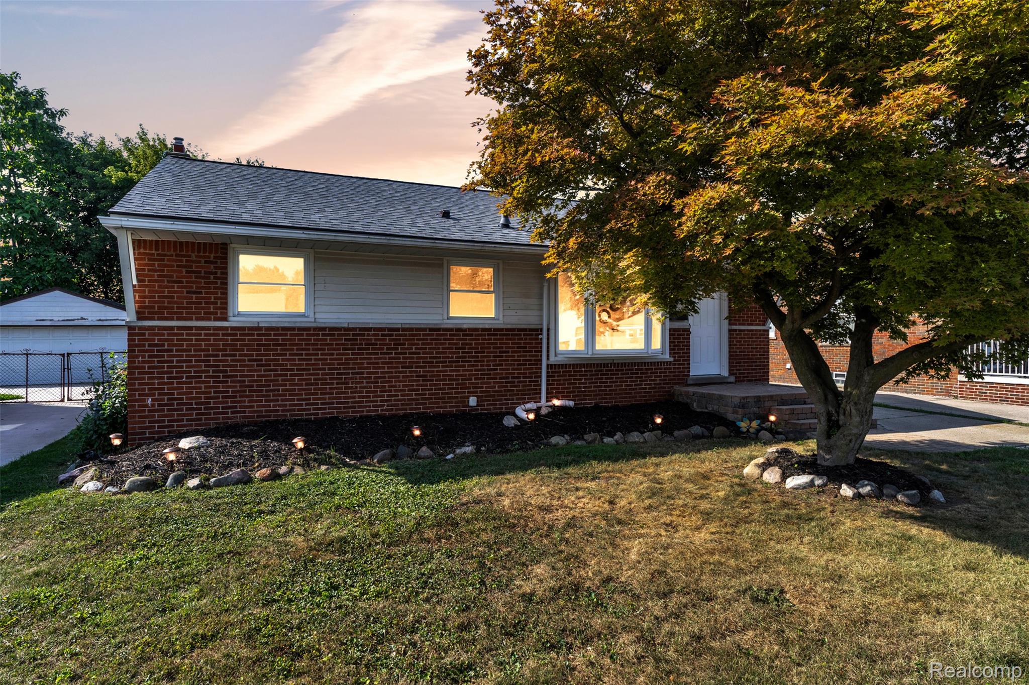 27629 Windsor Street Property Photo 1