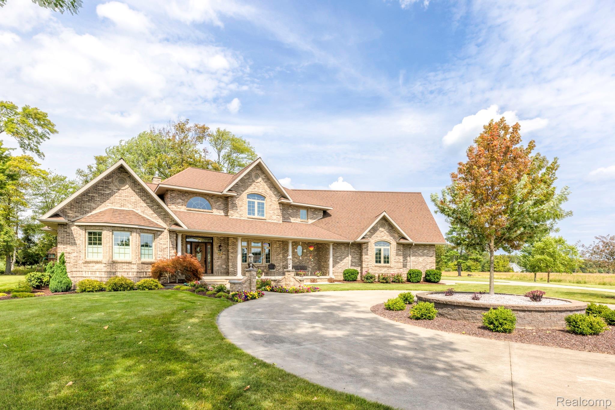 8371 Section Line Road Property Photo 1