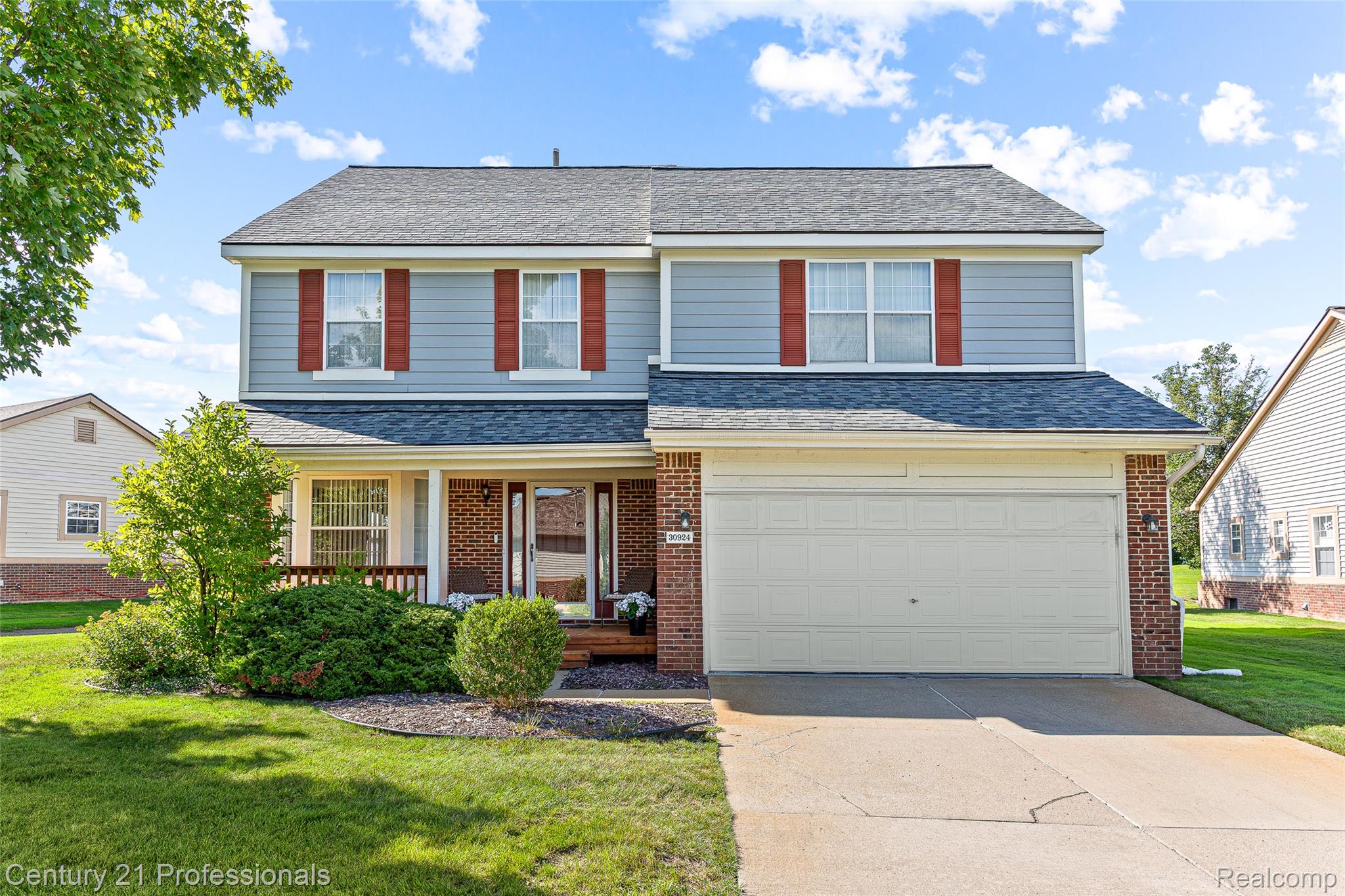 30924 Tanglewood Drive Property Photo 1