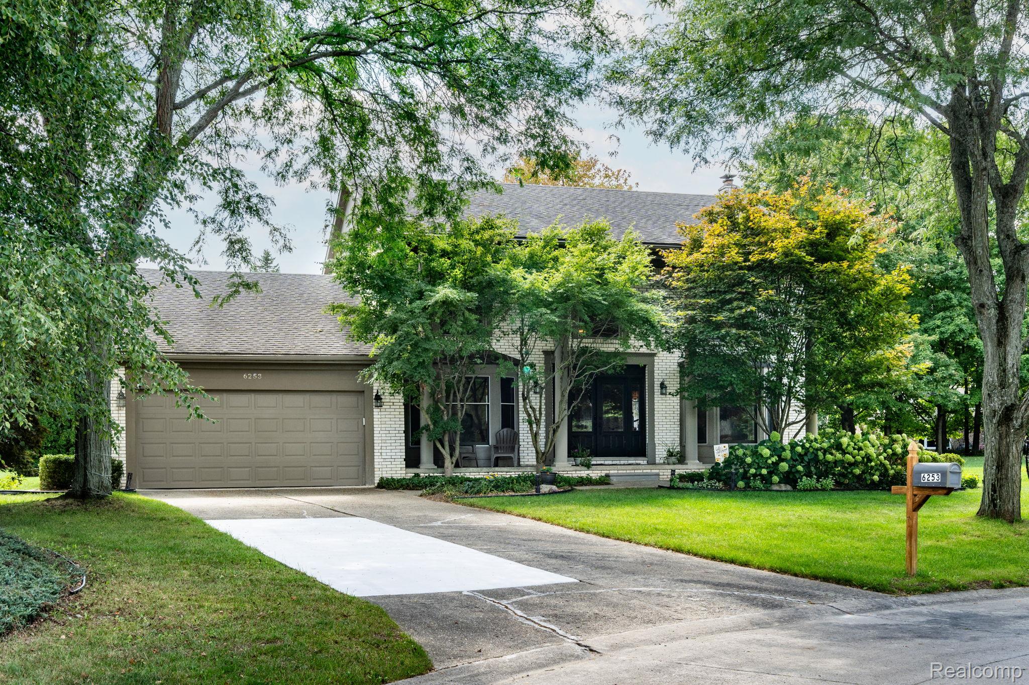 6253 Fairbrook Court Property Photo 1