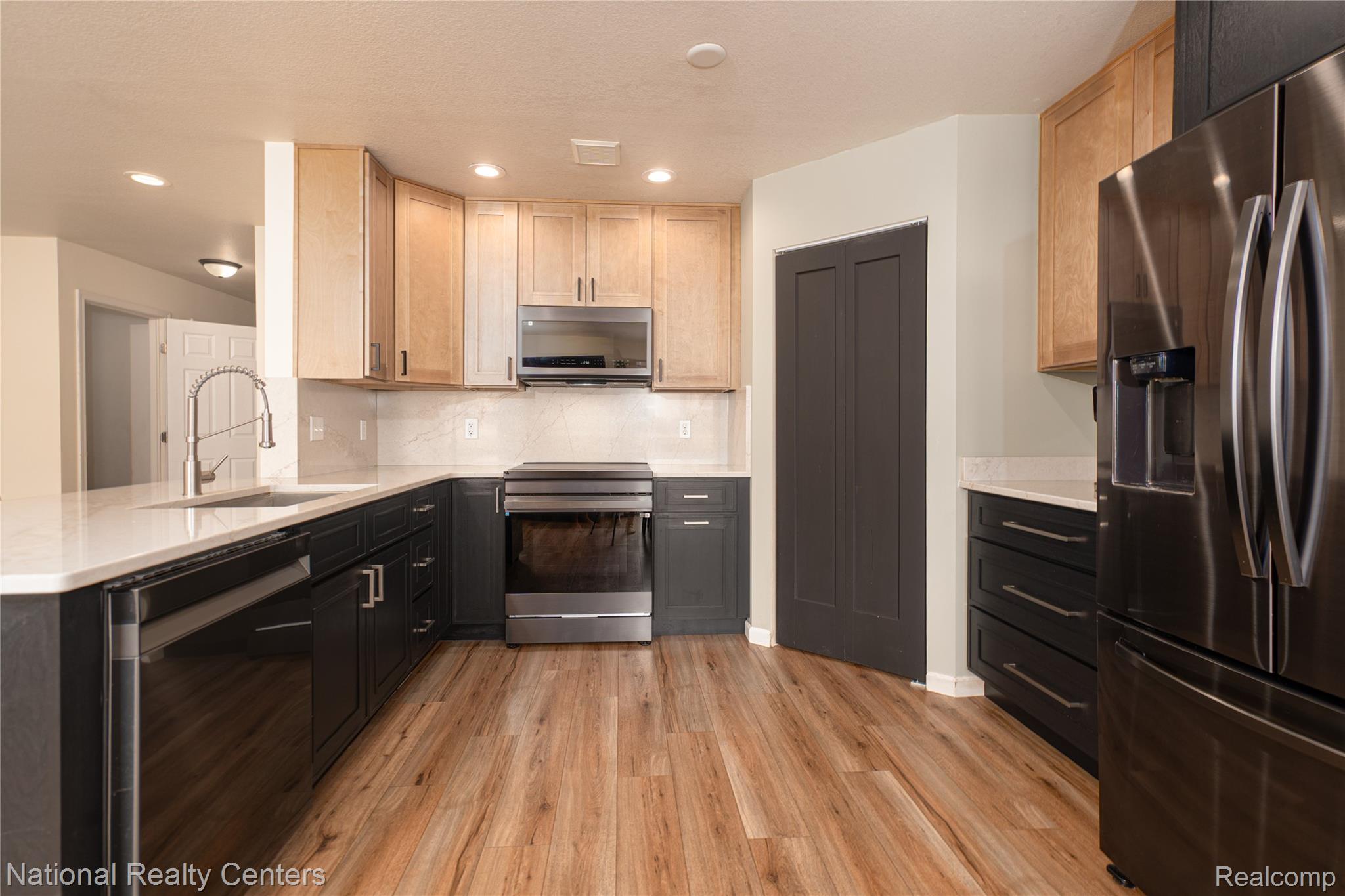 8515 Hawthorn Hill Property Photo 11