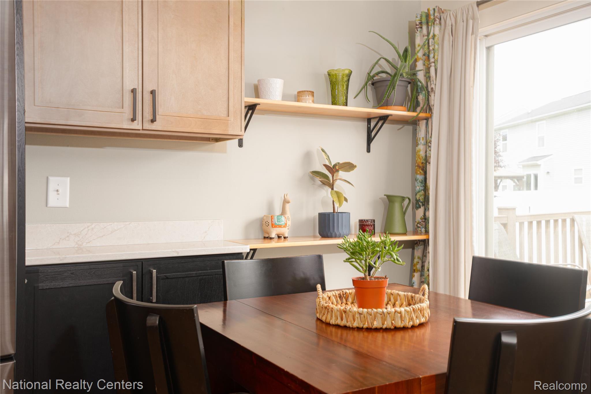 8515 Hawthorn Hill Property Photo 12