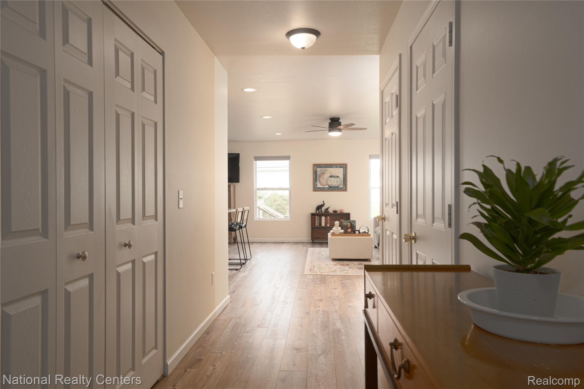 8515 Hawthorn Hill Property Photo 15
