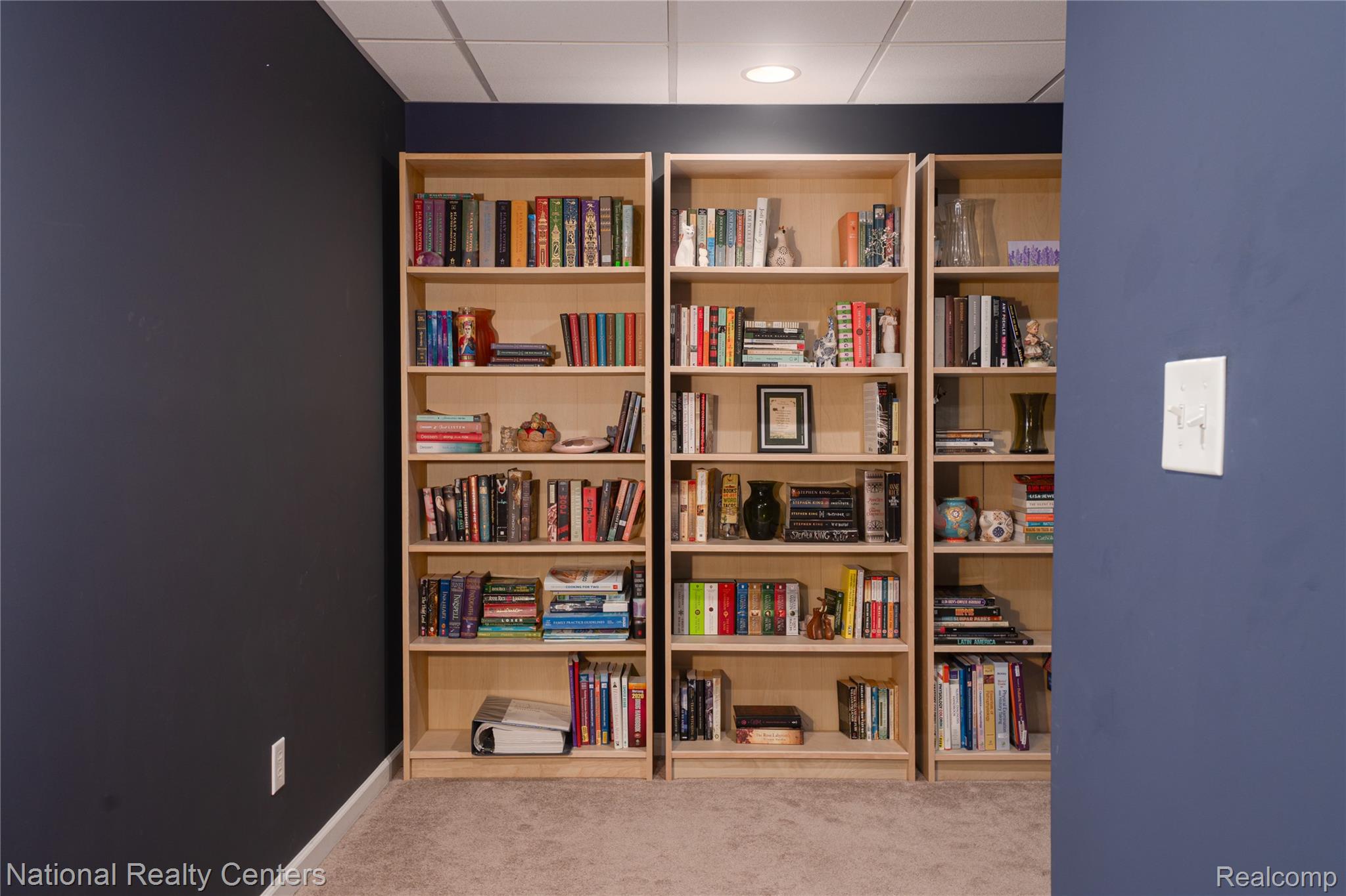 8515 Hawthorn Hill Property Photo 29
