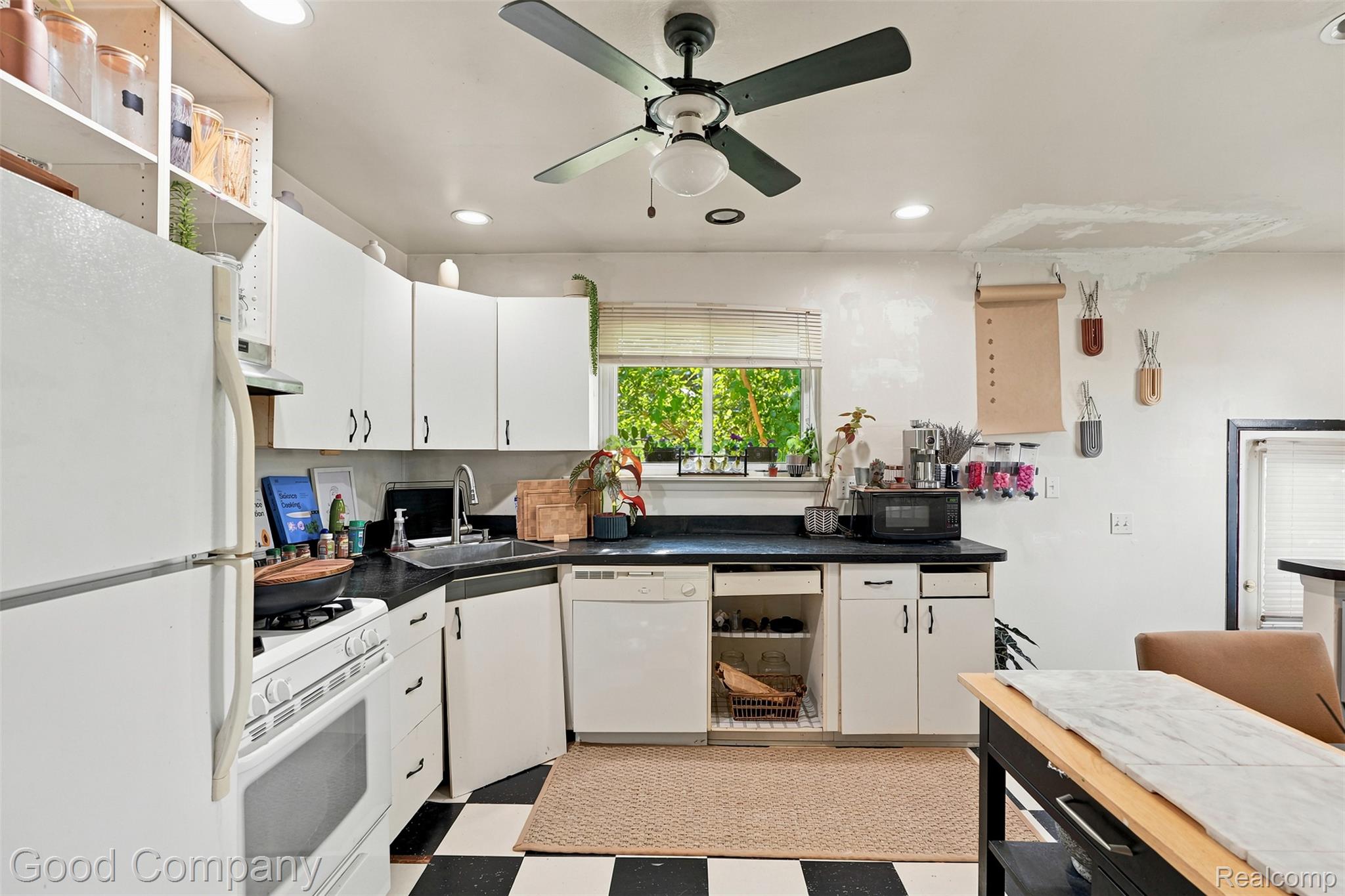 321 Manatee Avenue Property Photo 4