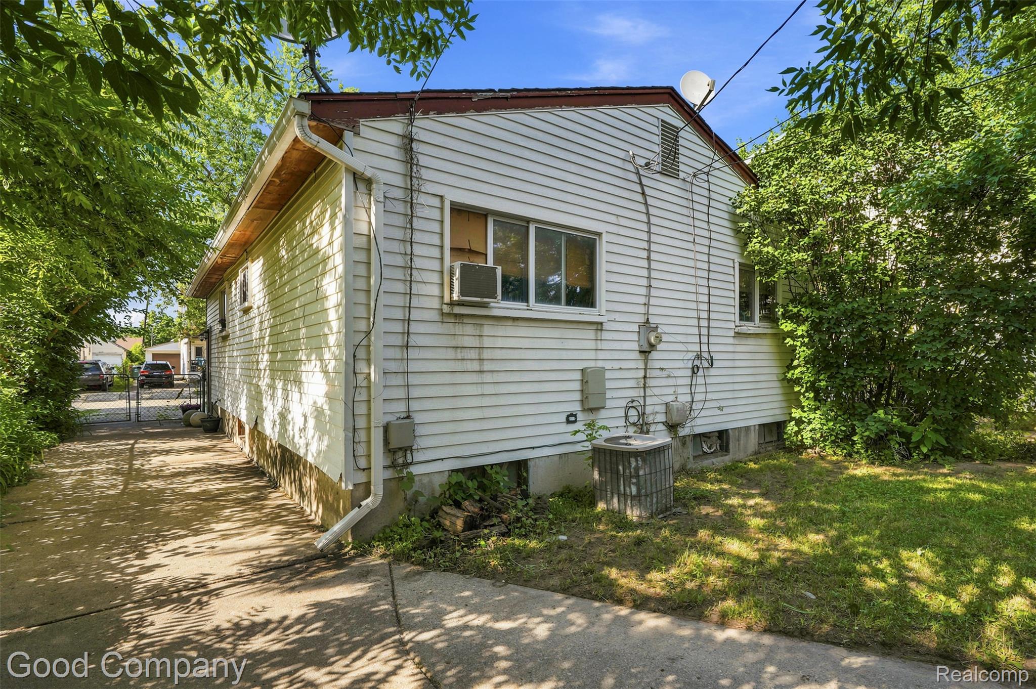321 Manatee Avenue Property Photo 18