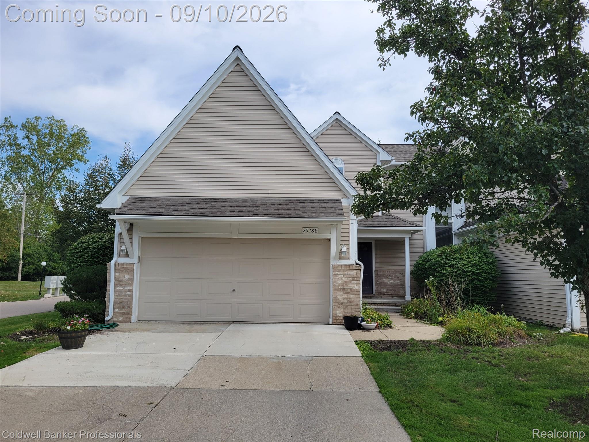 25188 Dunham Court Property Photo 1