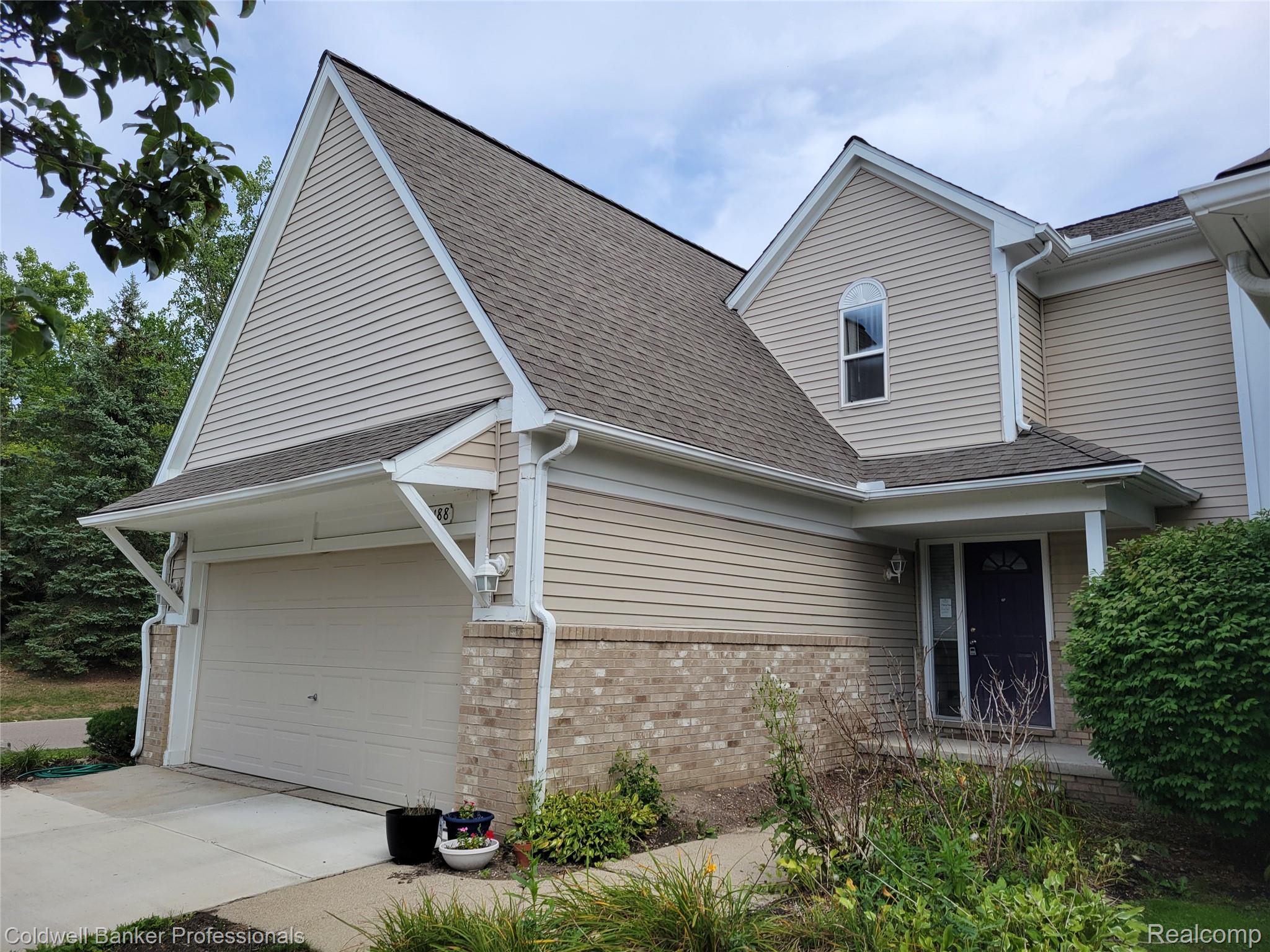 25188 Dunham Court Property Photo 2