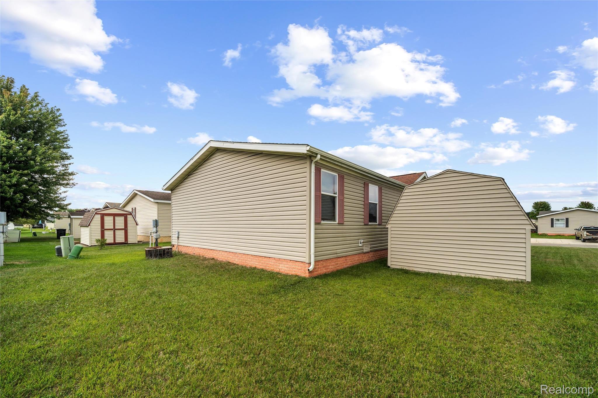 885 Tanner Landing Property Photo 5