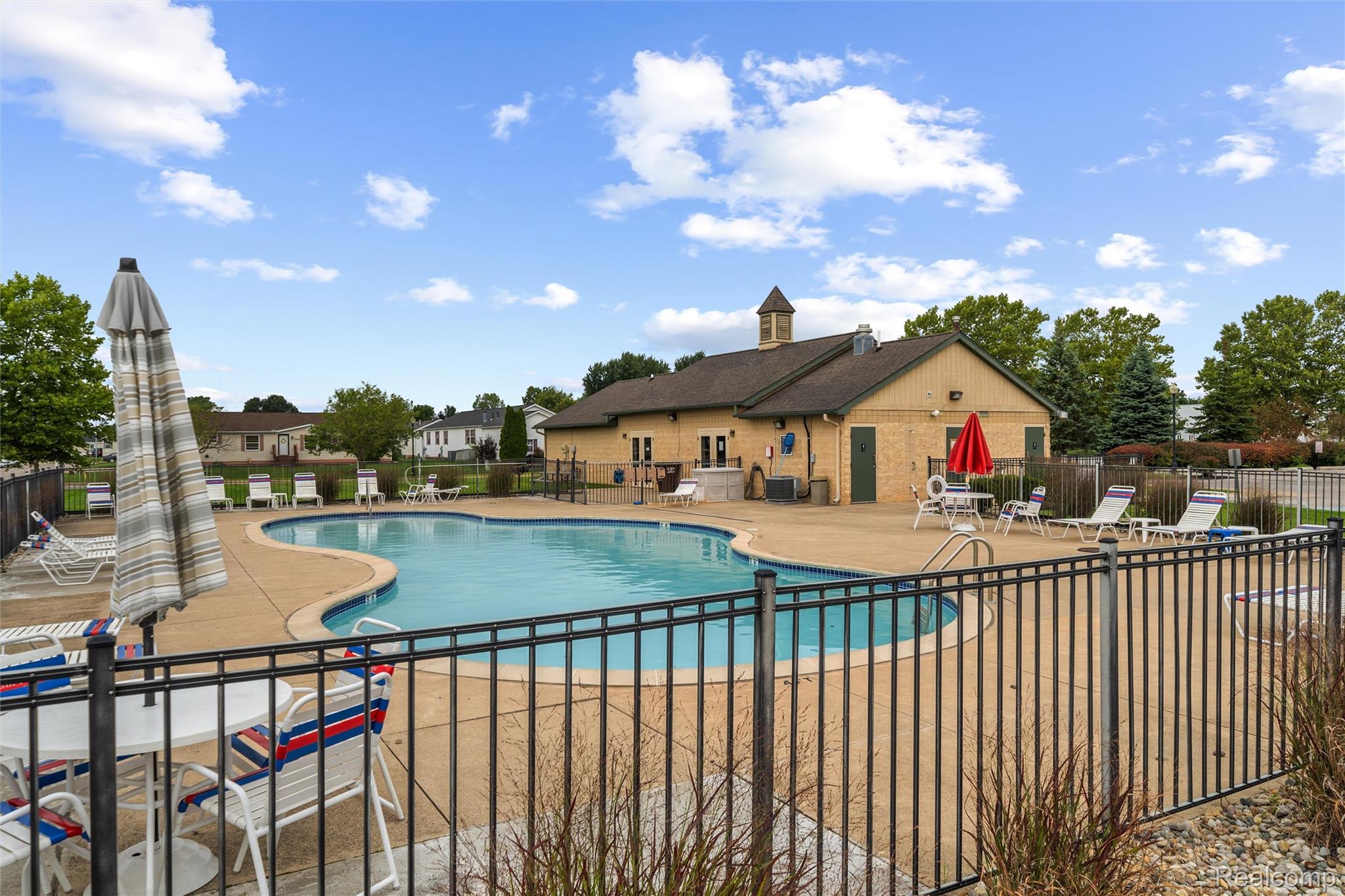 885 Tanner Landing Property Photo 8