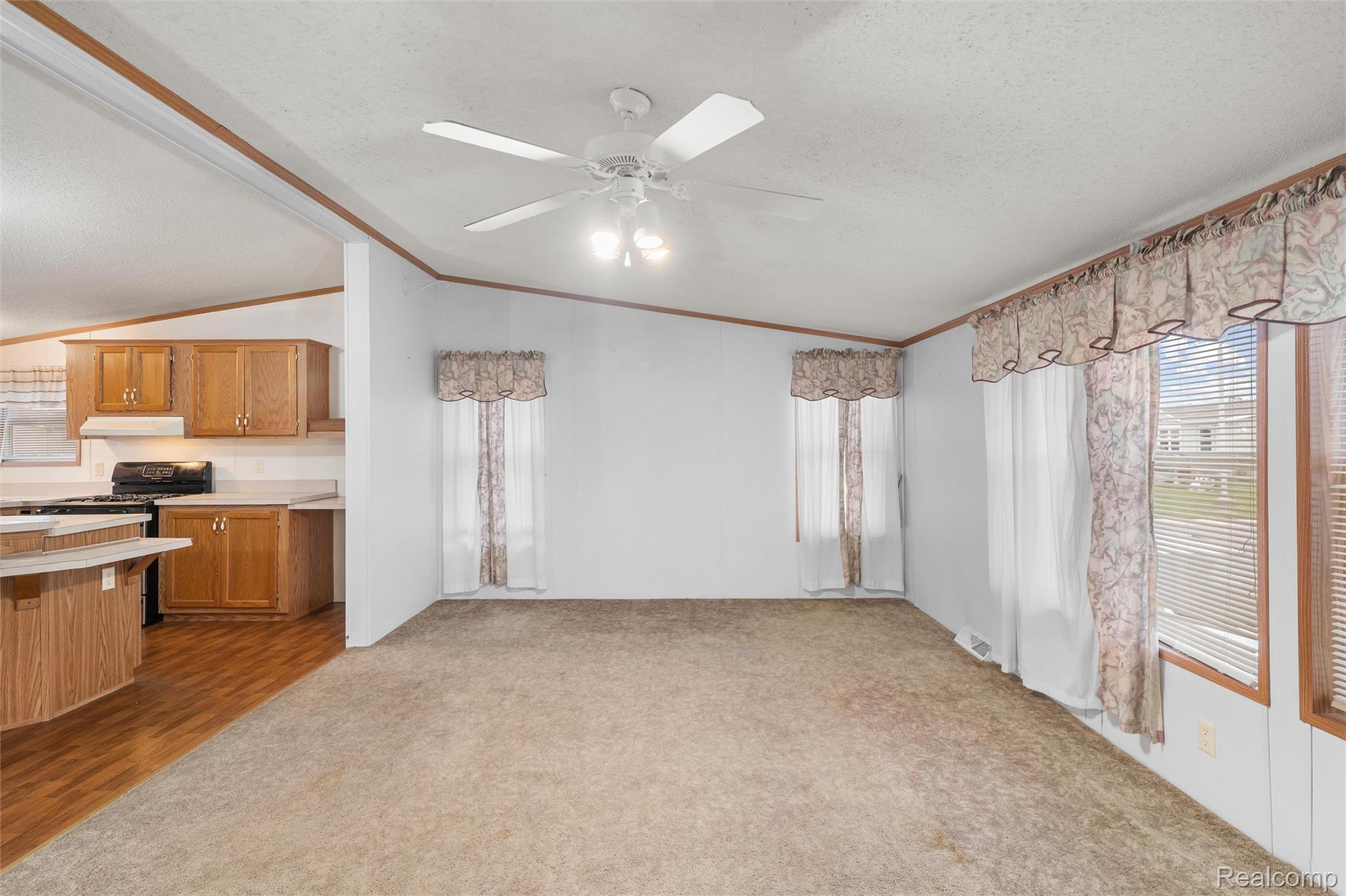 885 Tanner Landing Property Photo 10