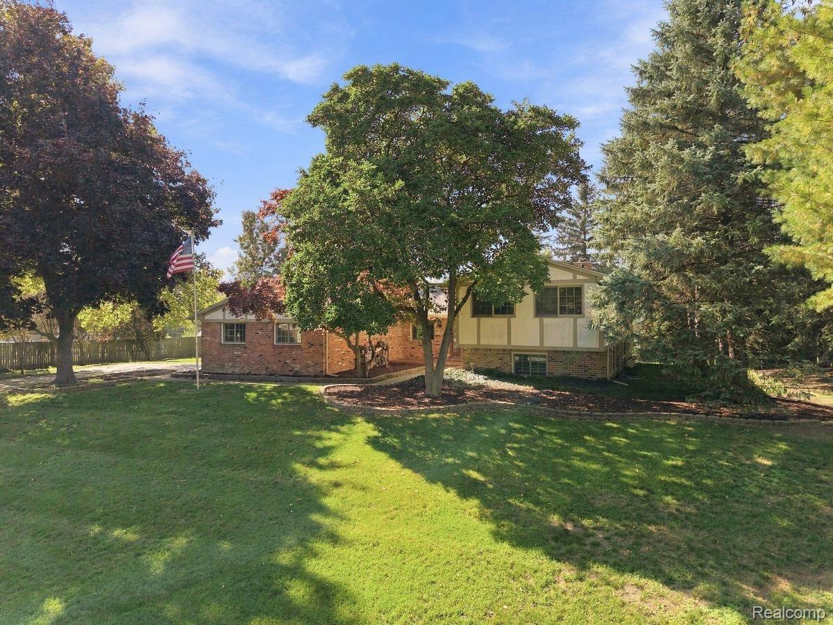 5150 Glengate Road Property Photo 2