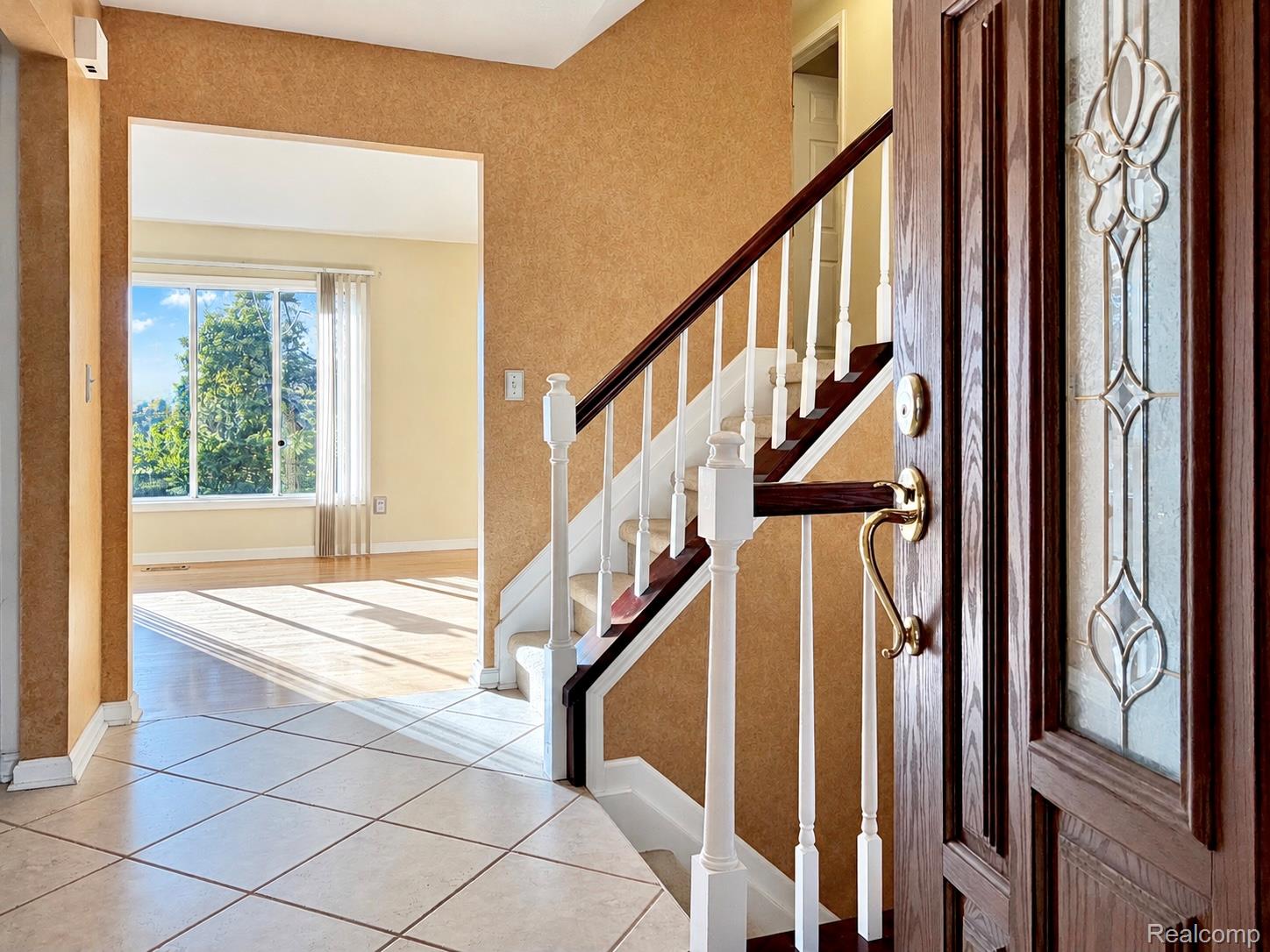 5150 Glengate Road Property Photo 6