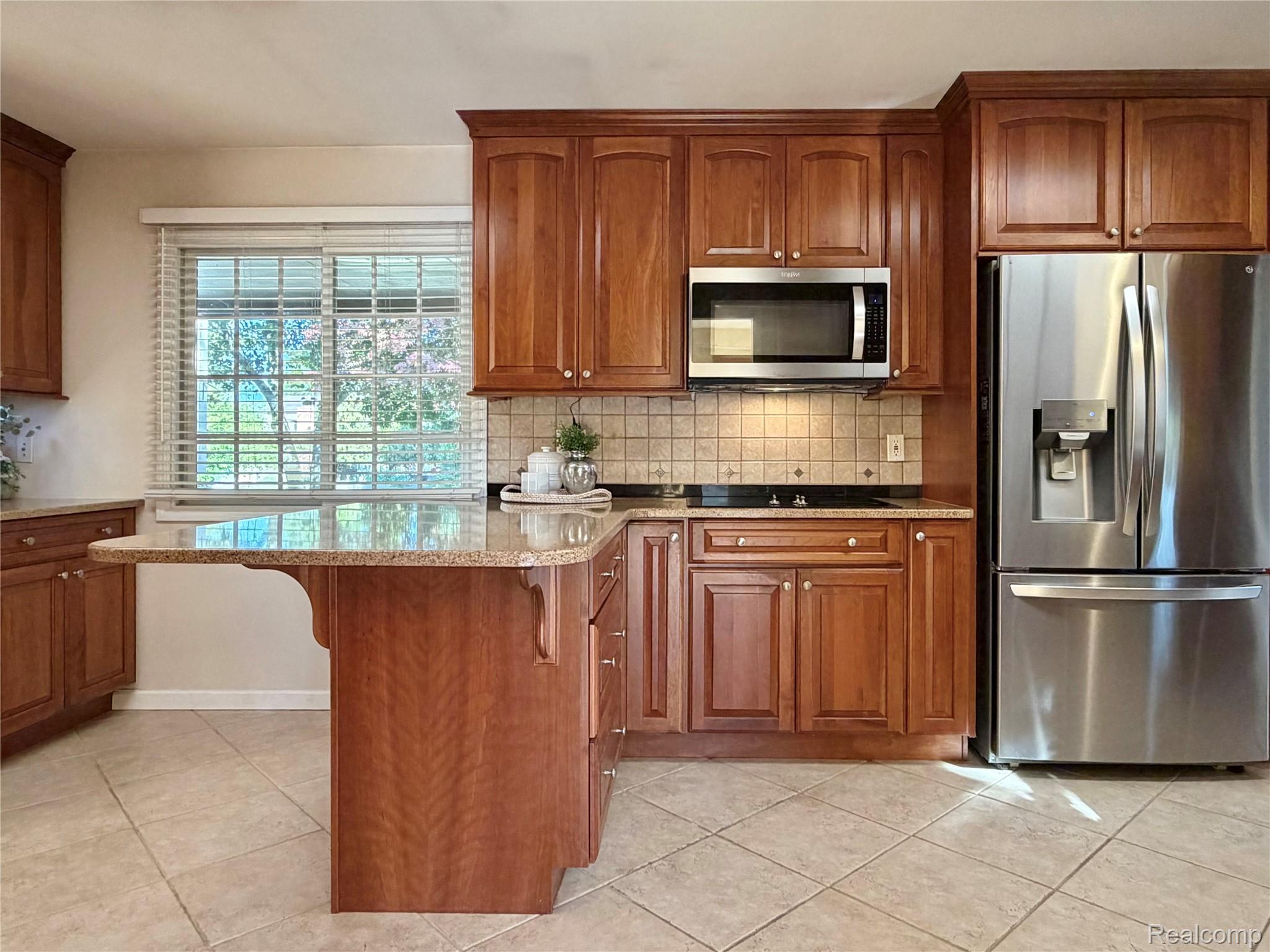 5150 Glengate Road Property Photo 10