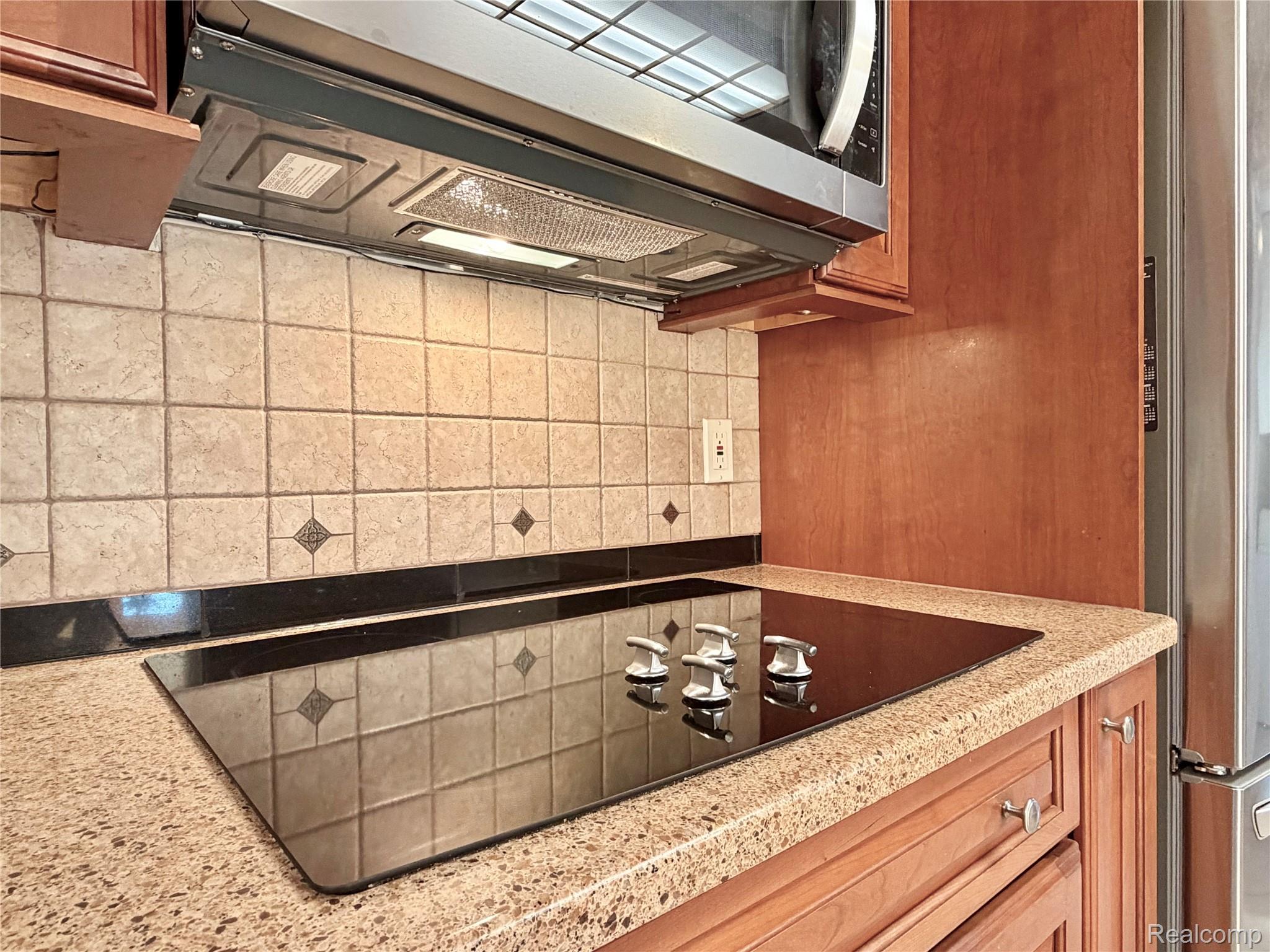 5150 Glengate Road Property Photo 12