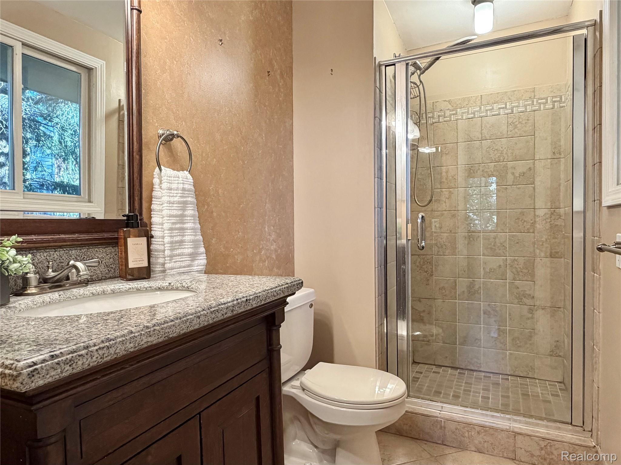5150 Glengate Road Property Photo 22