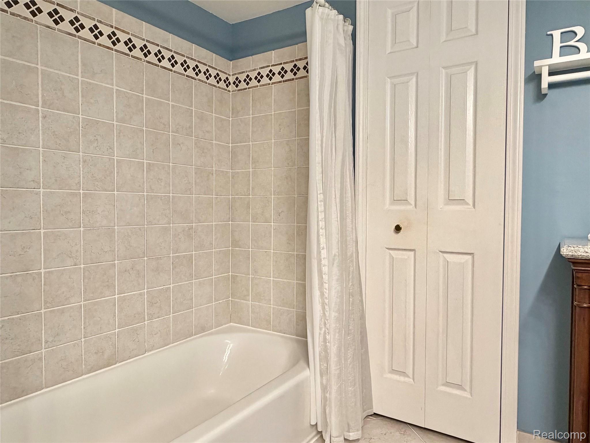 5150 Glengate Road Property Photo 25