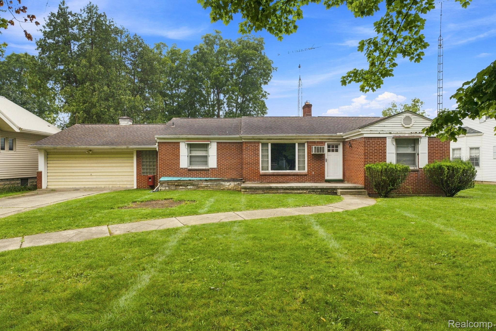 245 Anderson Avenue Property Photo 1